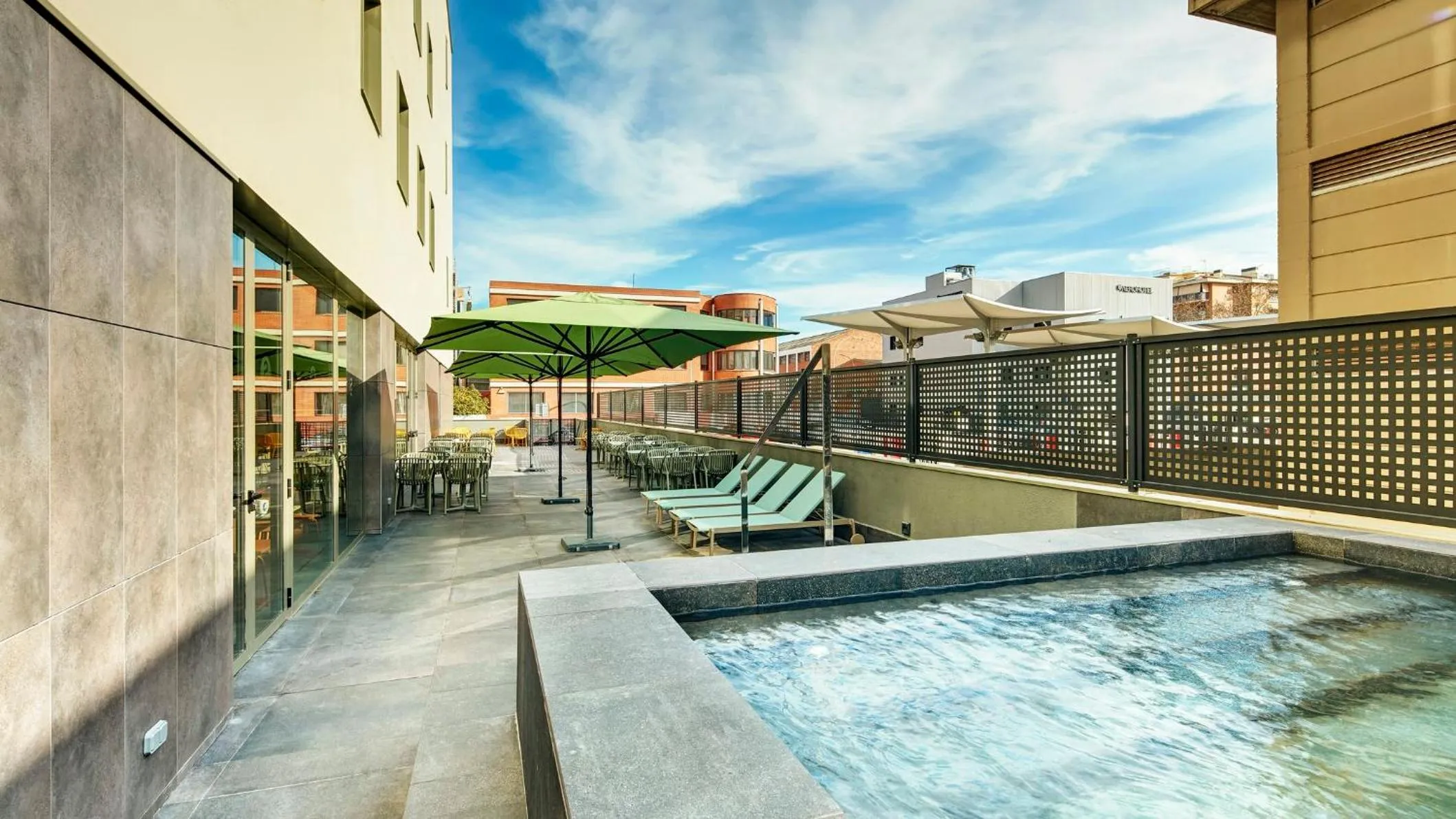 Swimming pool in Sercotel Barcelona El Prat