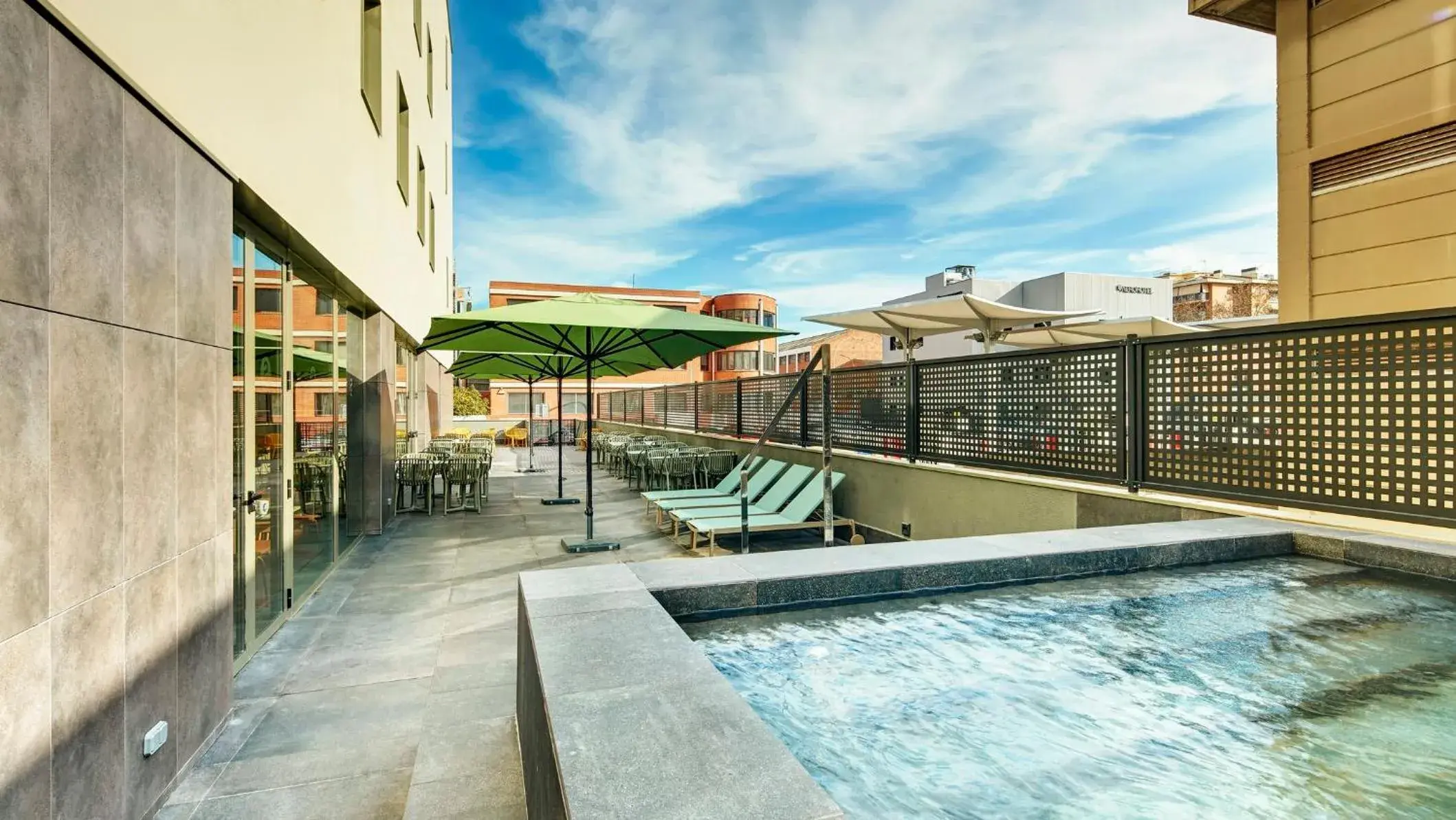 Swimming pool in Sercotel Barcelona El Prat Swimming pool in Sercotel Barcelona El Prat