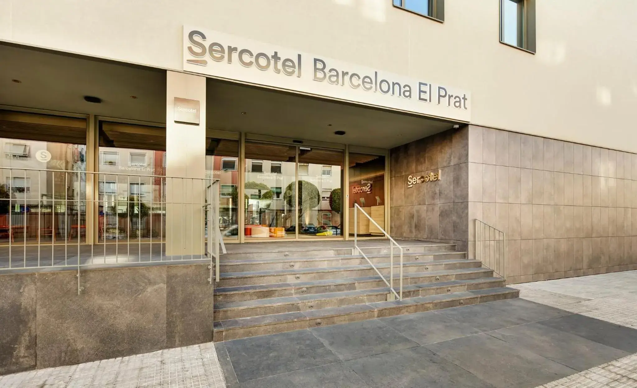 Facade/entrance in Sercotel Barcelona El Prat Facade/entrance in Sercotel Barcelona El Prat