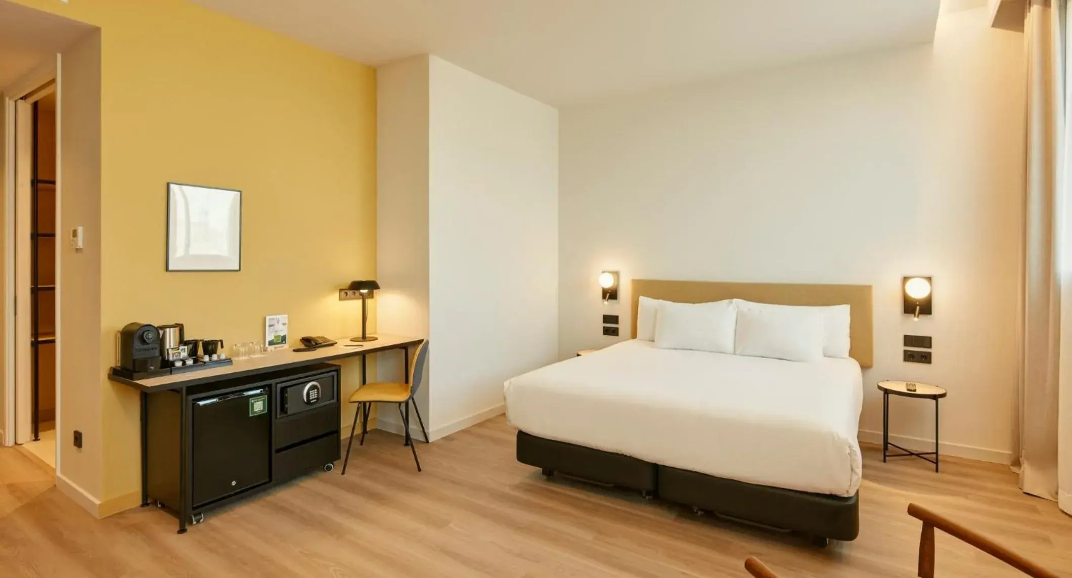 Photo of the whole room, Bed in Sercotel Barcelona El Prat Photo of the whole room, Bed in Sercotel Barcelona El Prat
