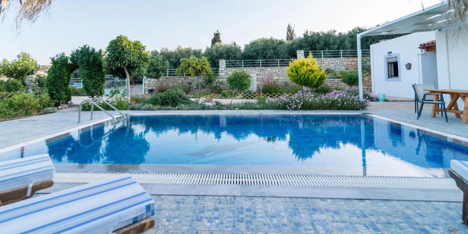 Zeus's Daughtes Villas