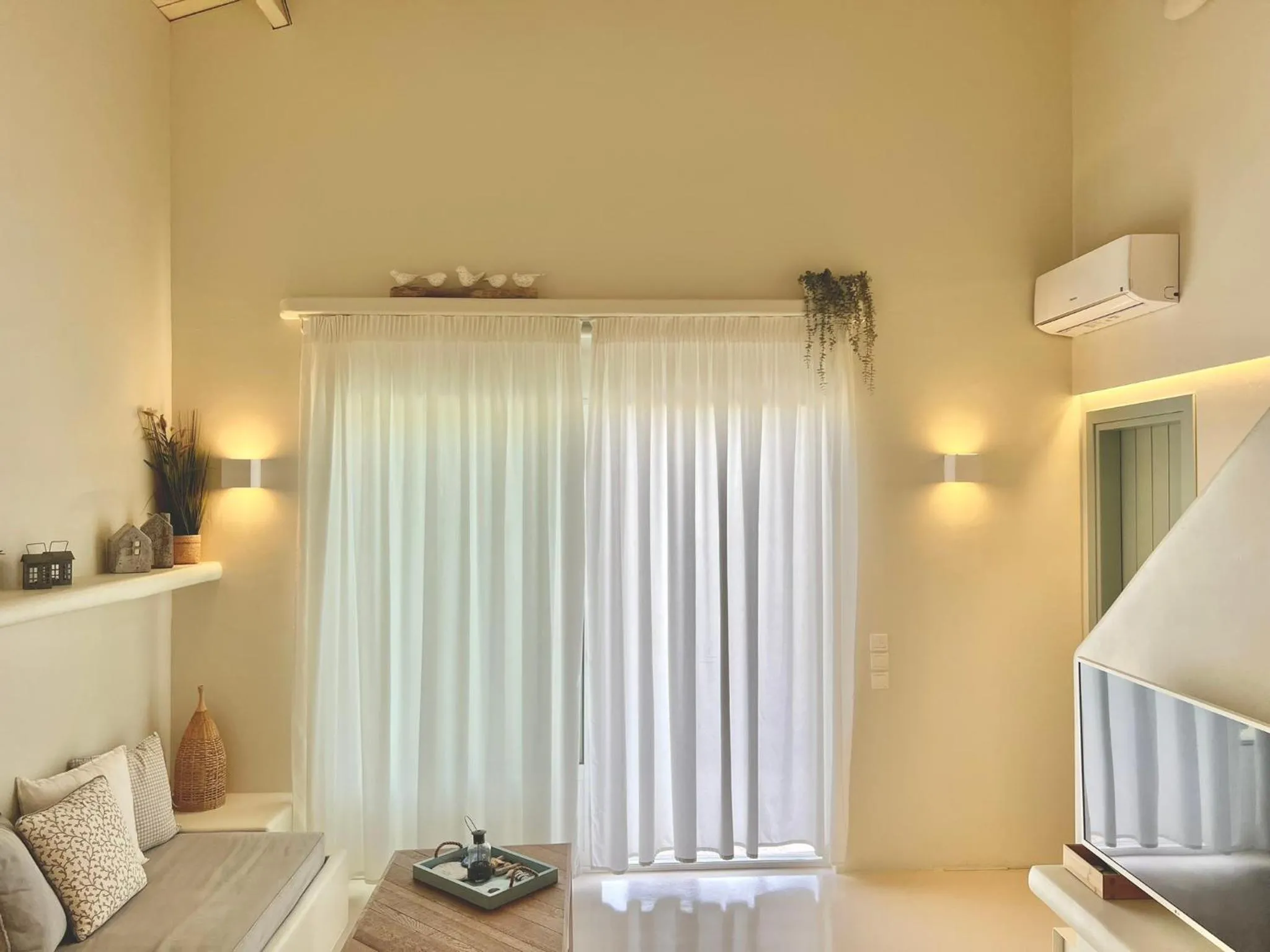 Property building, Bed in Ta Spitakia