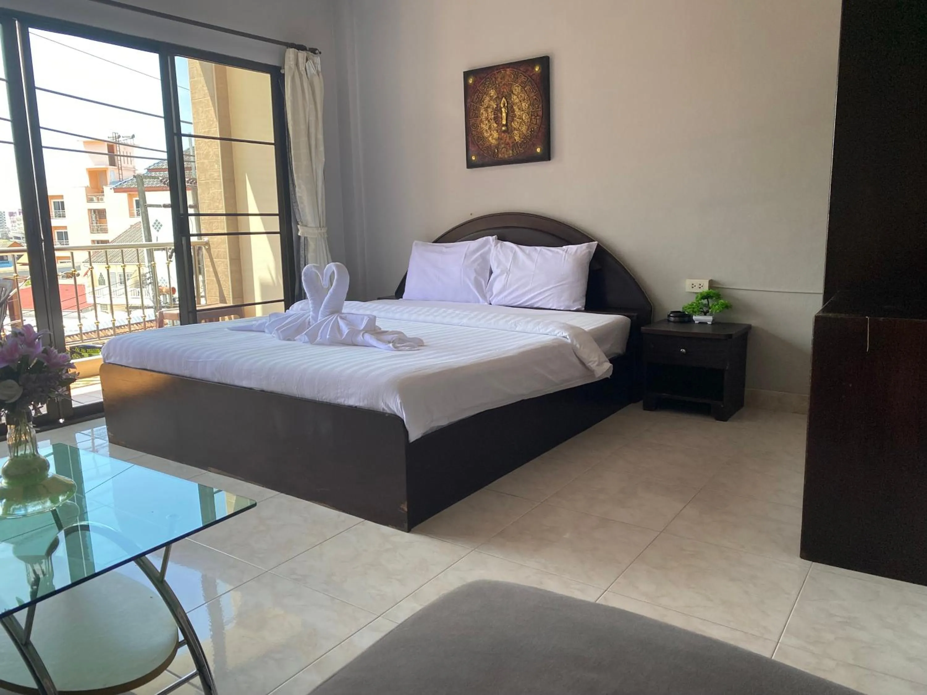 Photo of the whole room, Bed in L&K2023 Residence