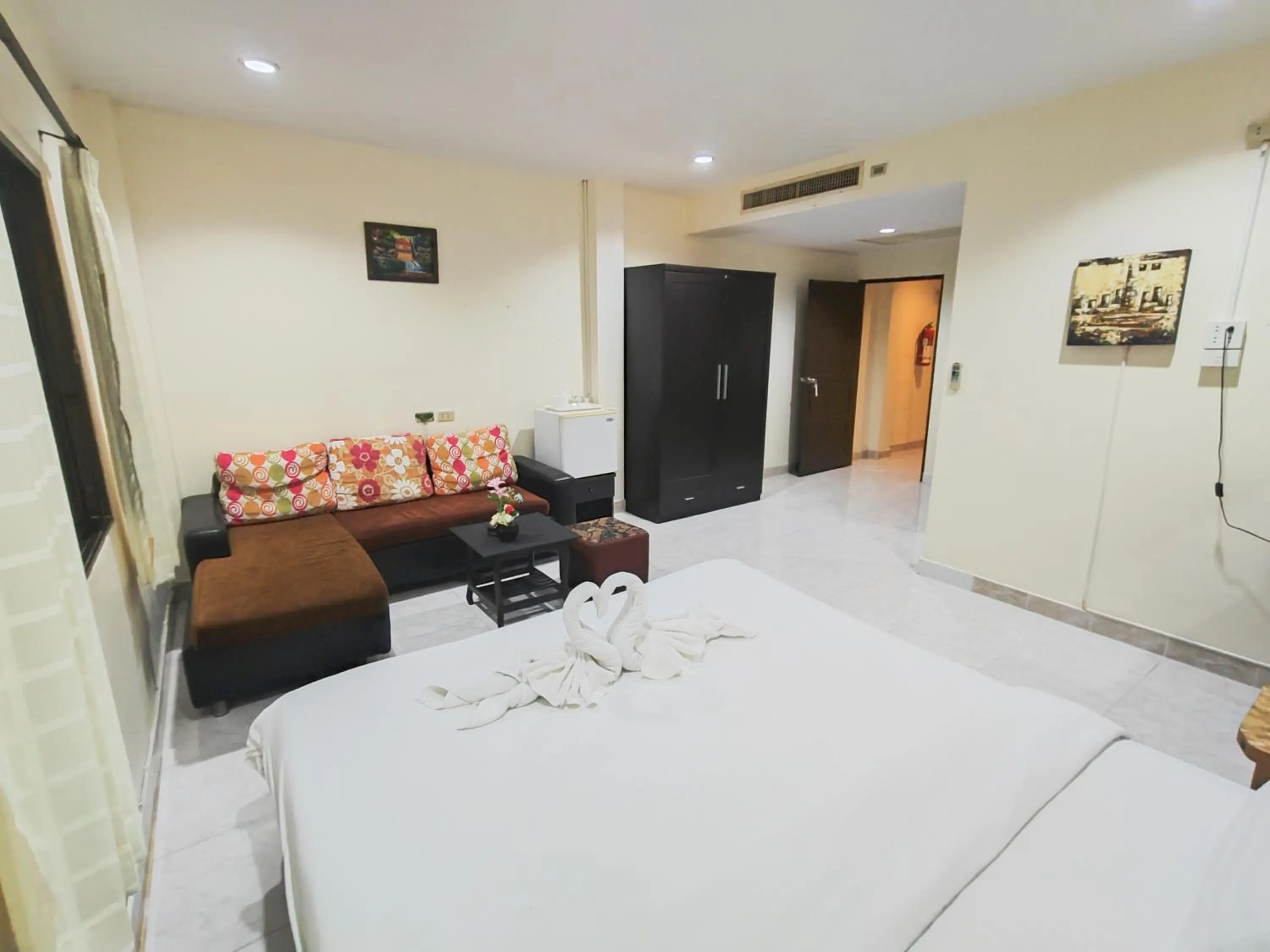 Photo of the whole room, Bed in L&K2023 Residence