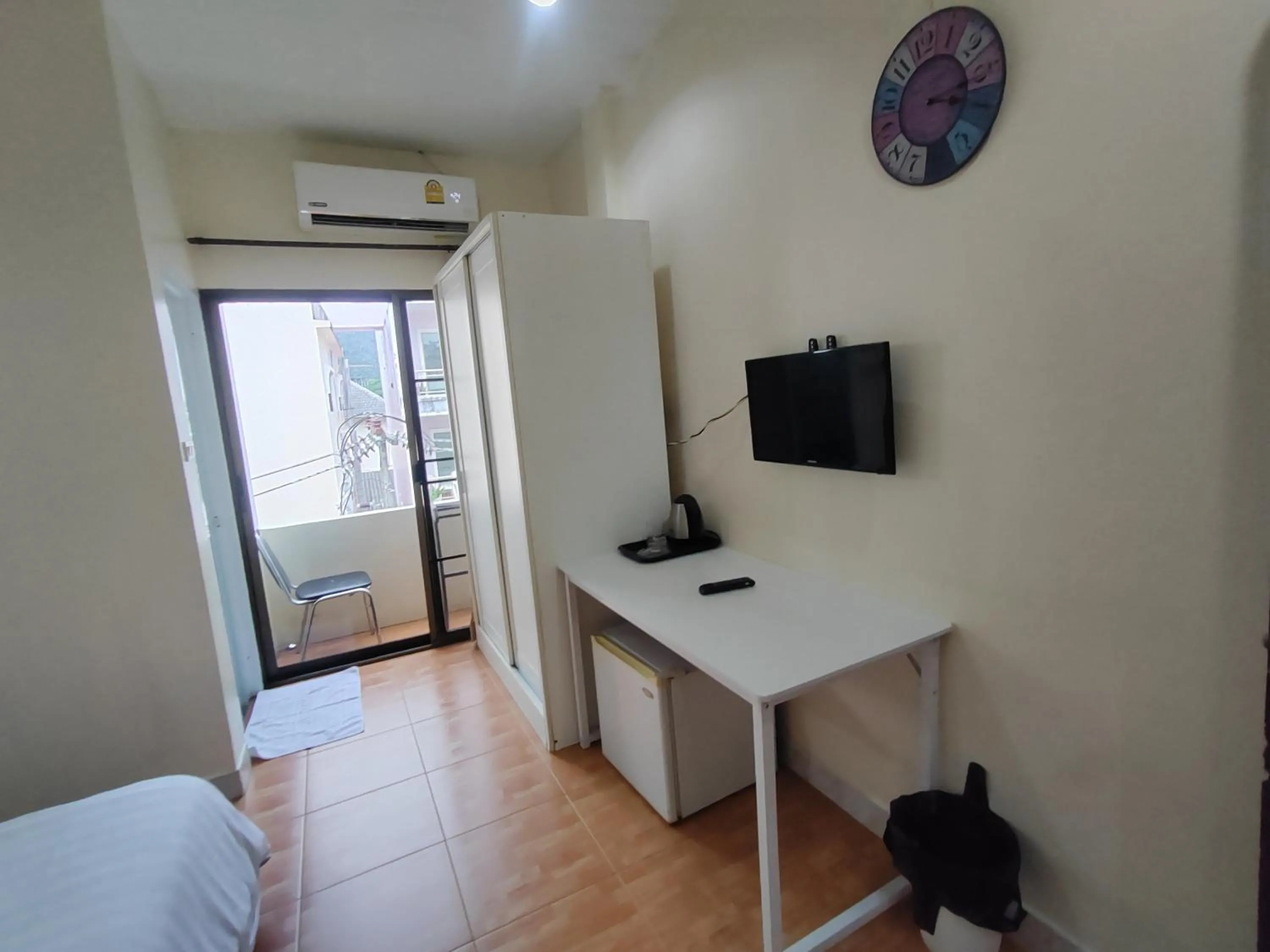 Photo of the whole room in L&K2023 Residence