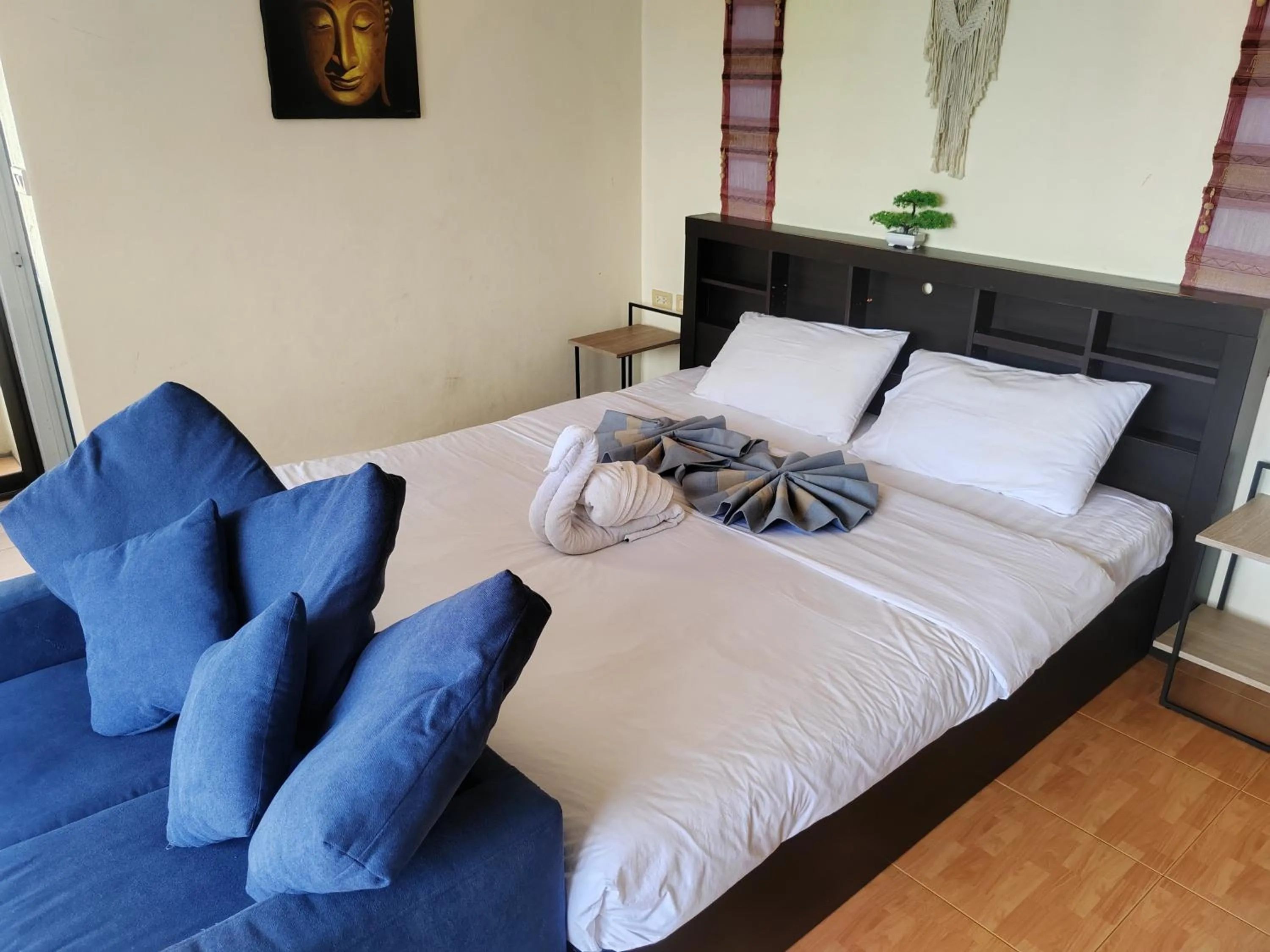 Photo of the whole room, Bed in L&K2023 Residence