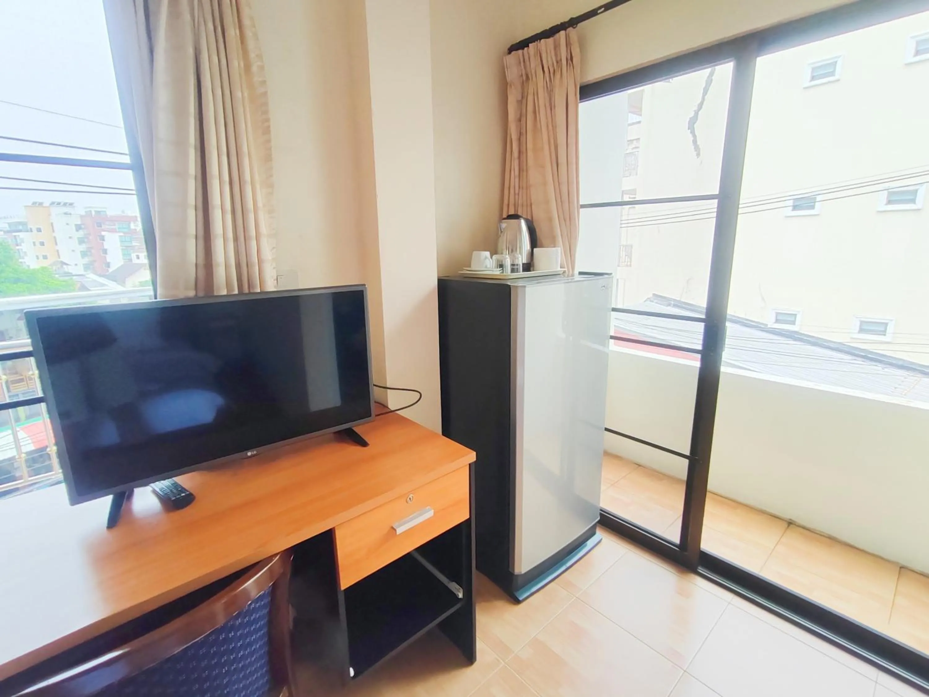 Coffee/tea facilities in L&K2023 Residence
