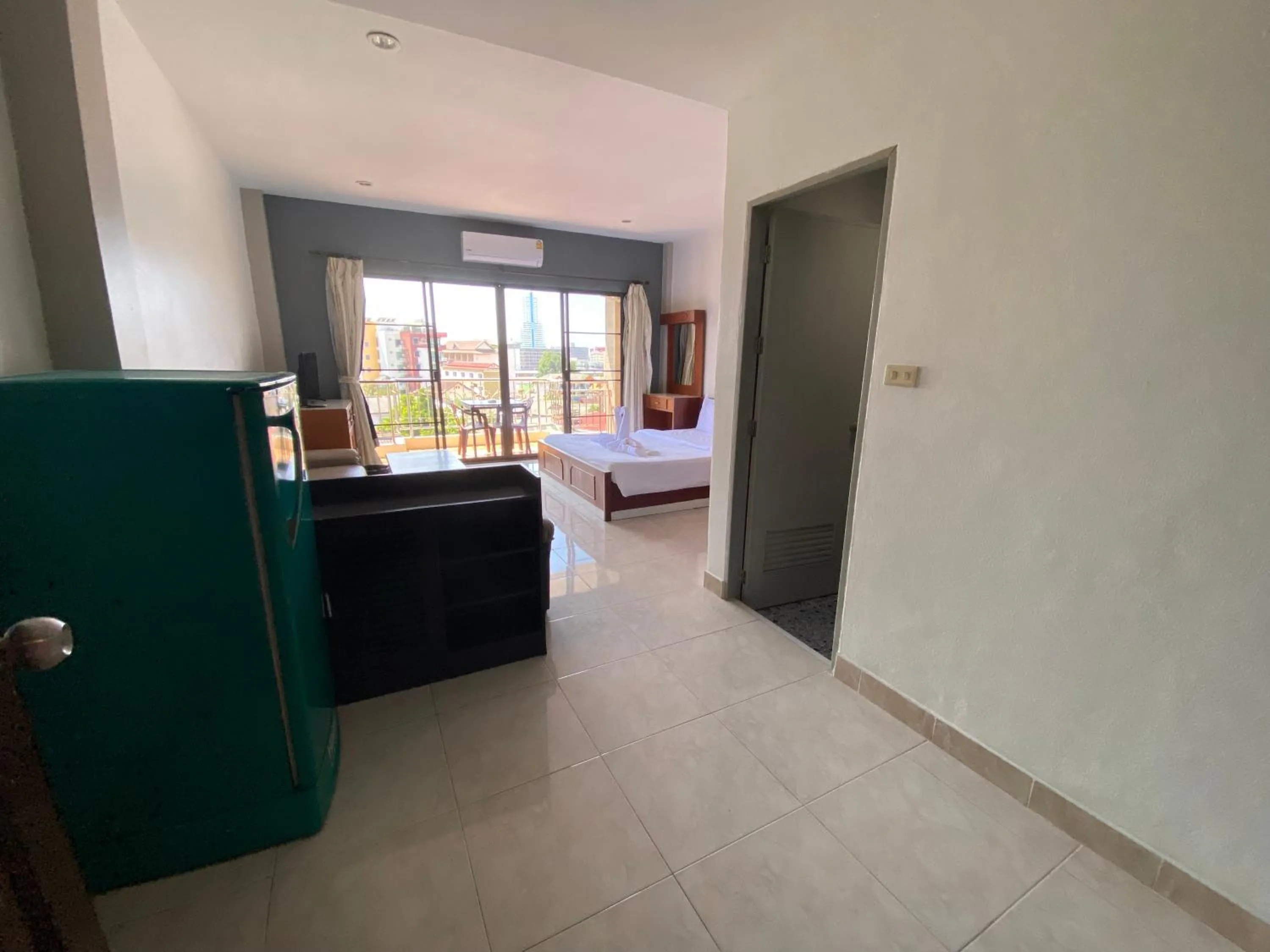 Photo of the whole room, Bed in L&K2023 Residence
