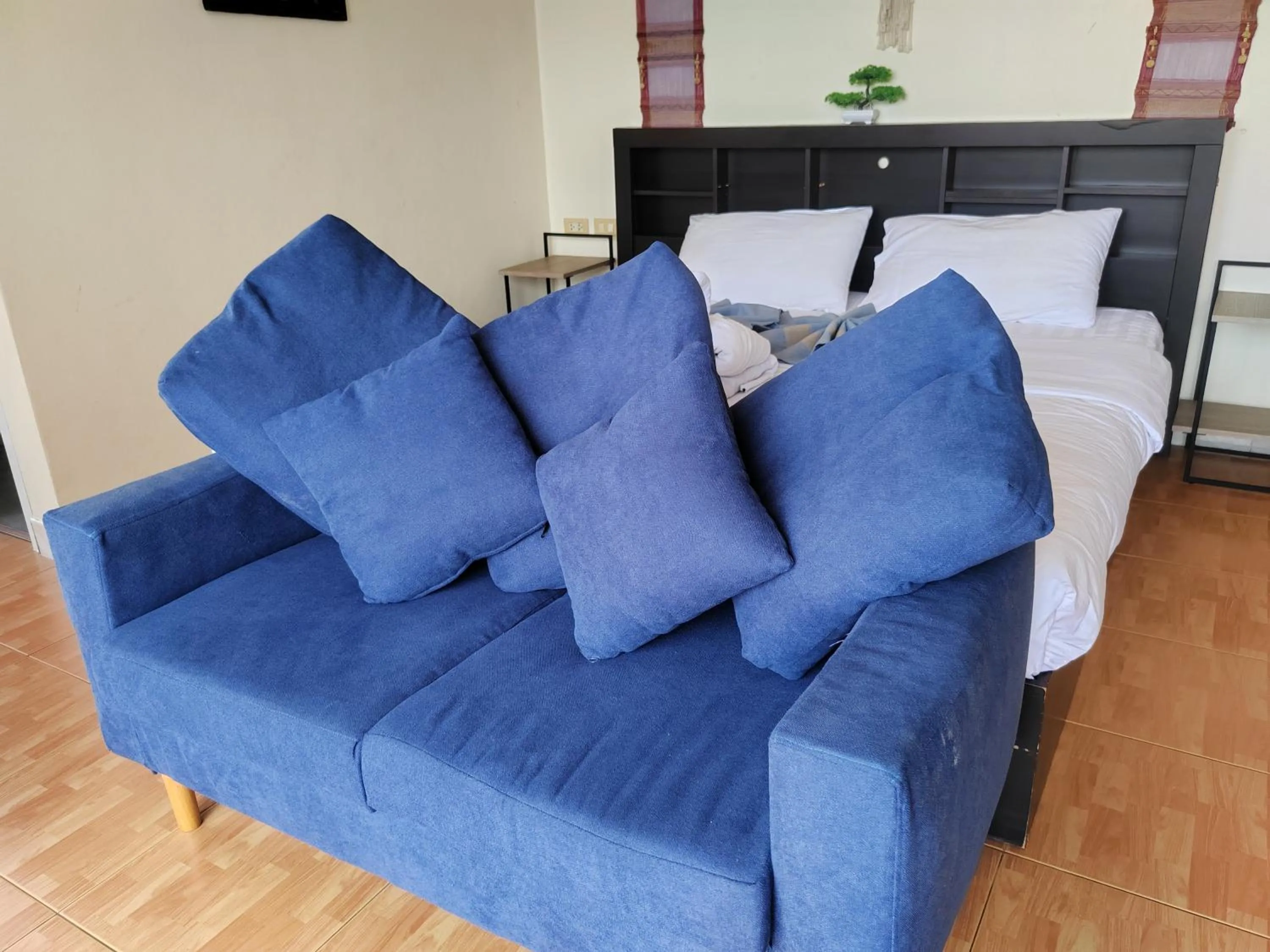 Photo of the whole room, Bed in L&K2023 Residence