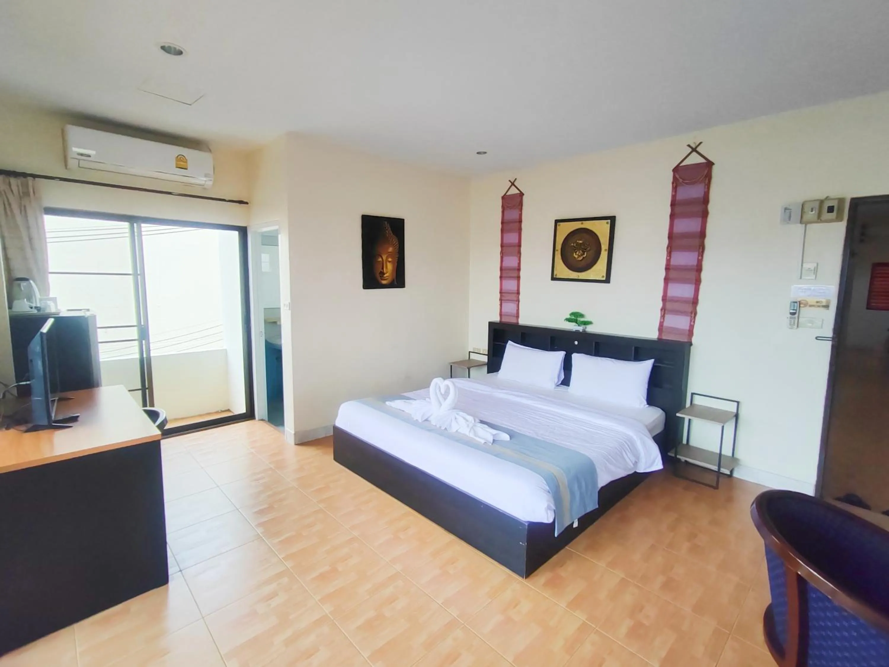 Photo of the whole room, Bed in L&K2023 Residence