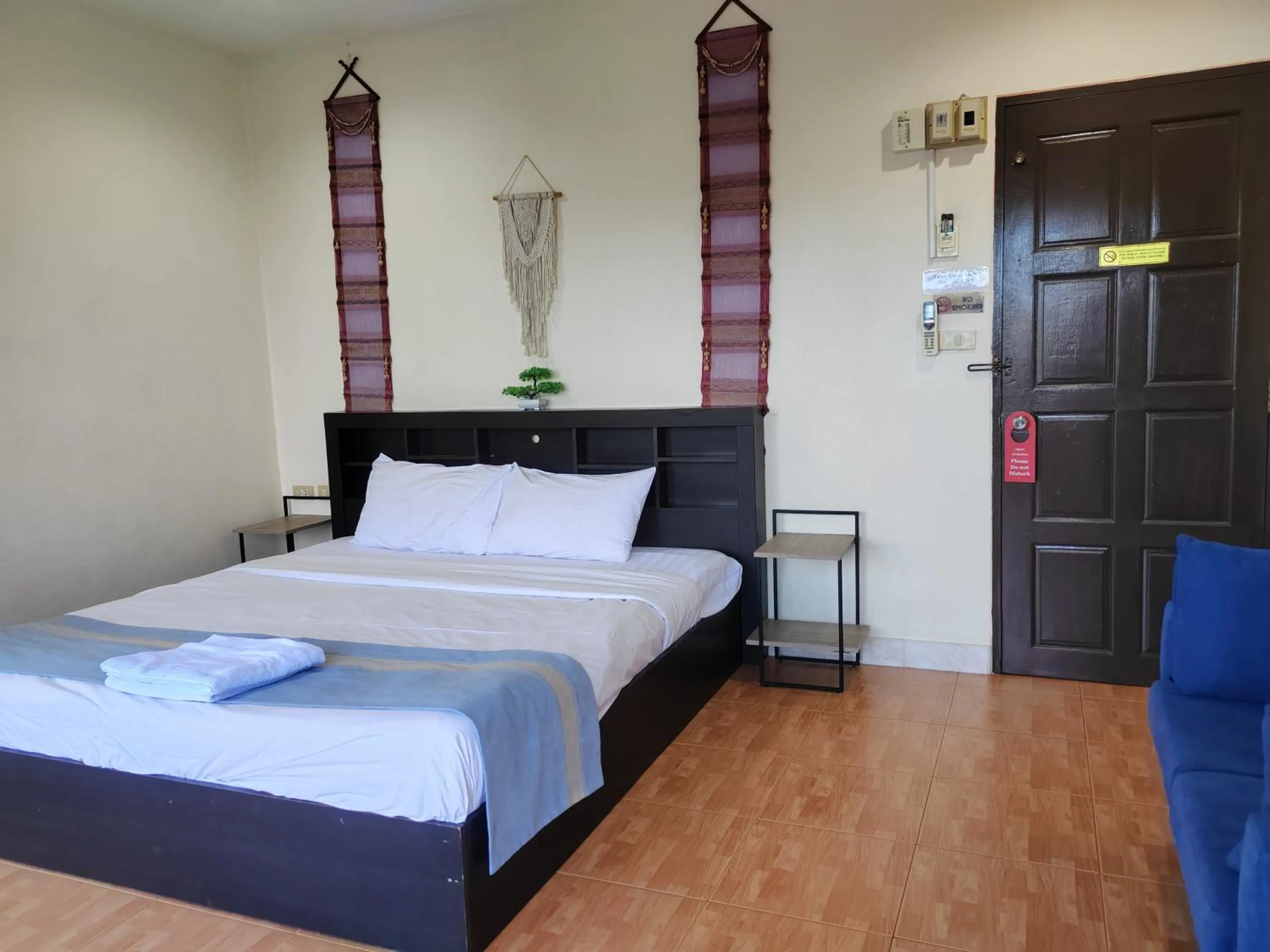 Photo of the whole room, Bed in L&K2023 Residence