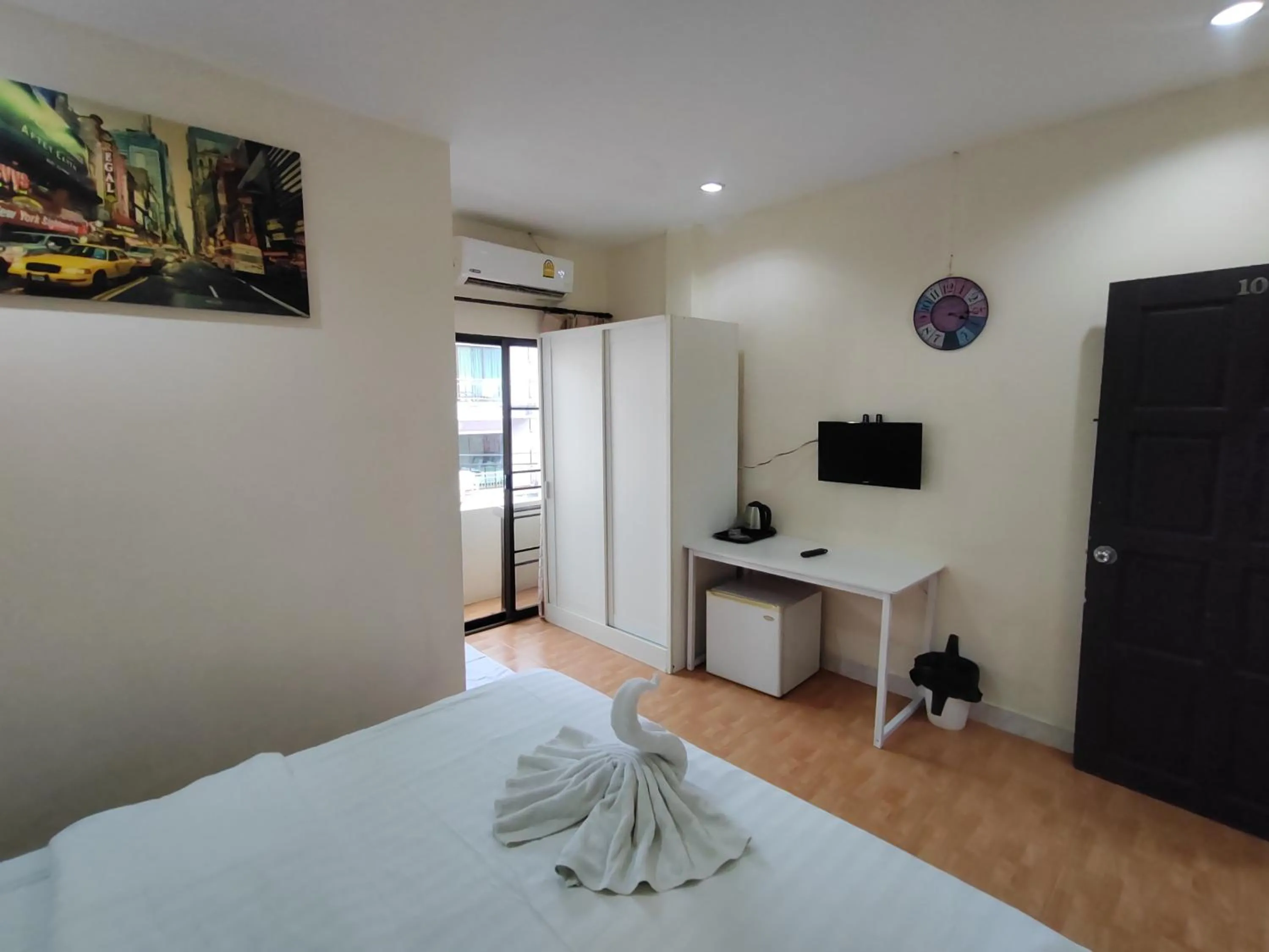 Photo of the whole room, Bed in L&K2023 Residence