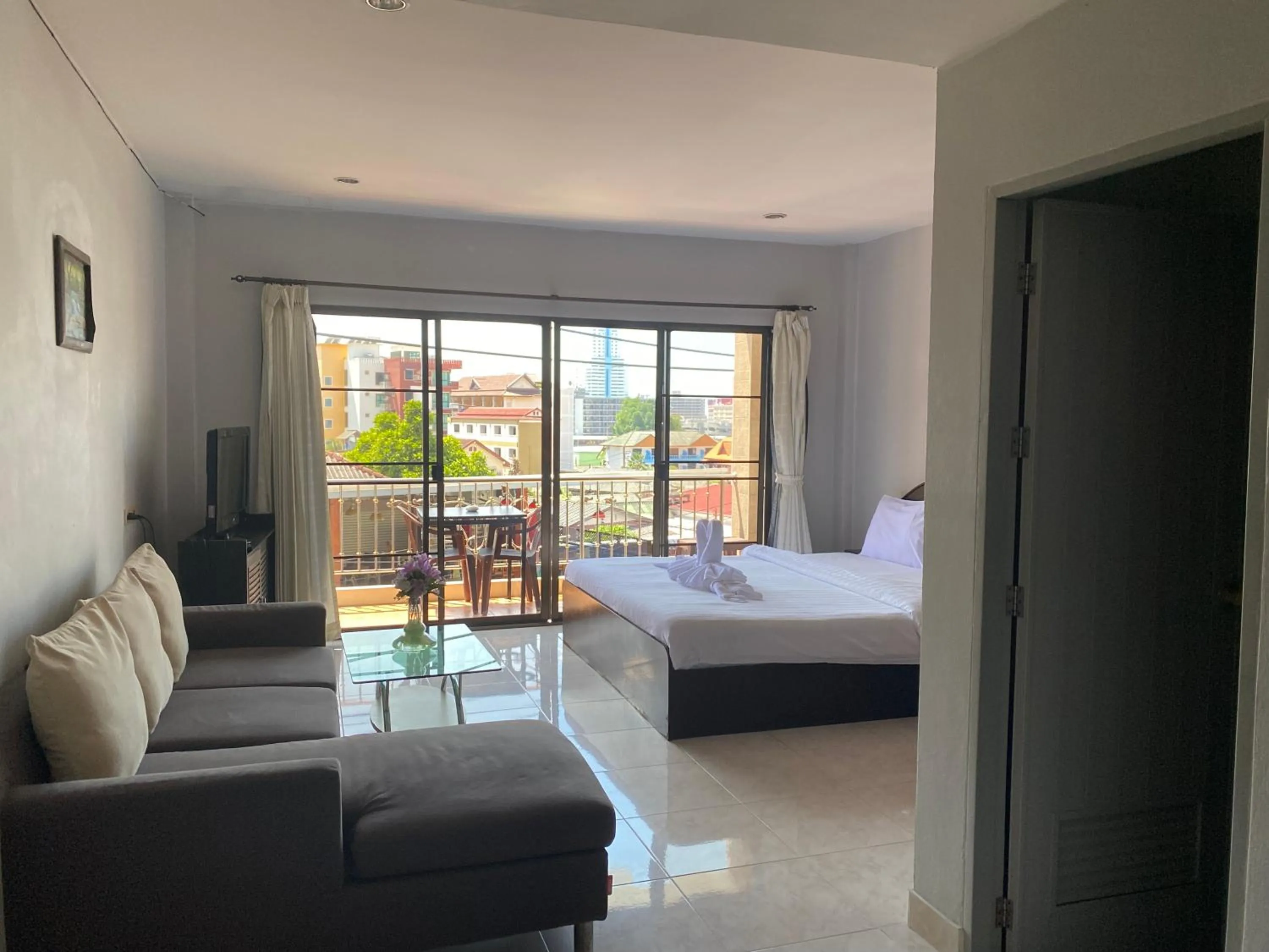 View (from property/room), Bed in L&K2023 Residence
