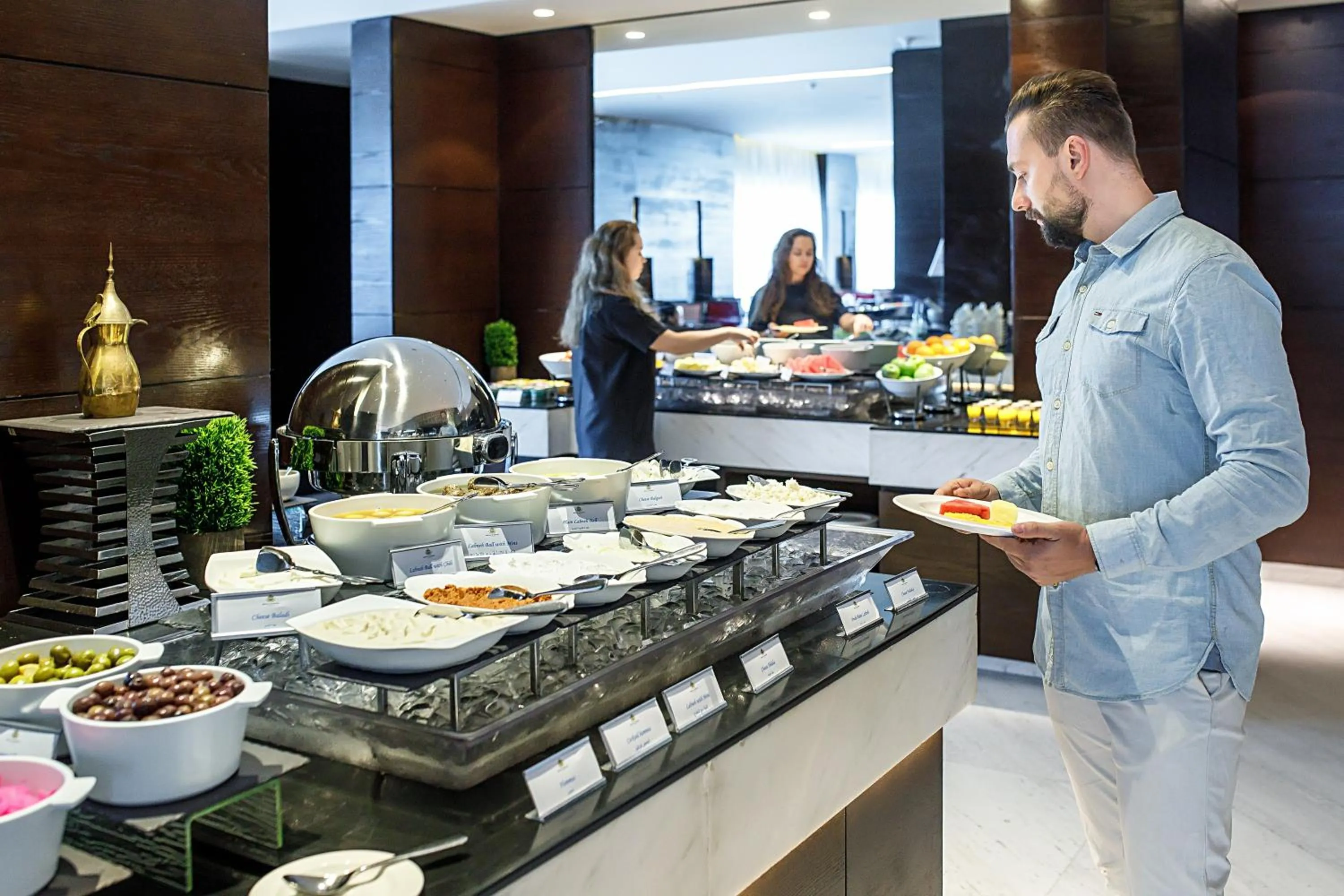 Buffet breakfast in Royal M Hotel Fujairah by Gewan
