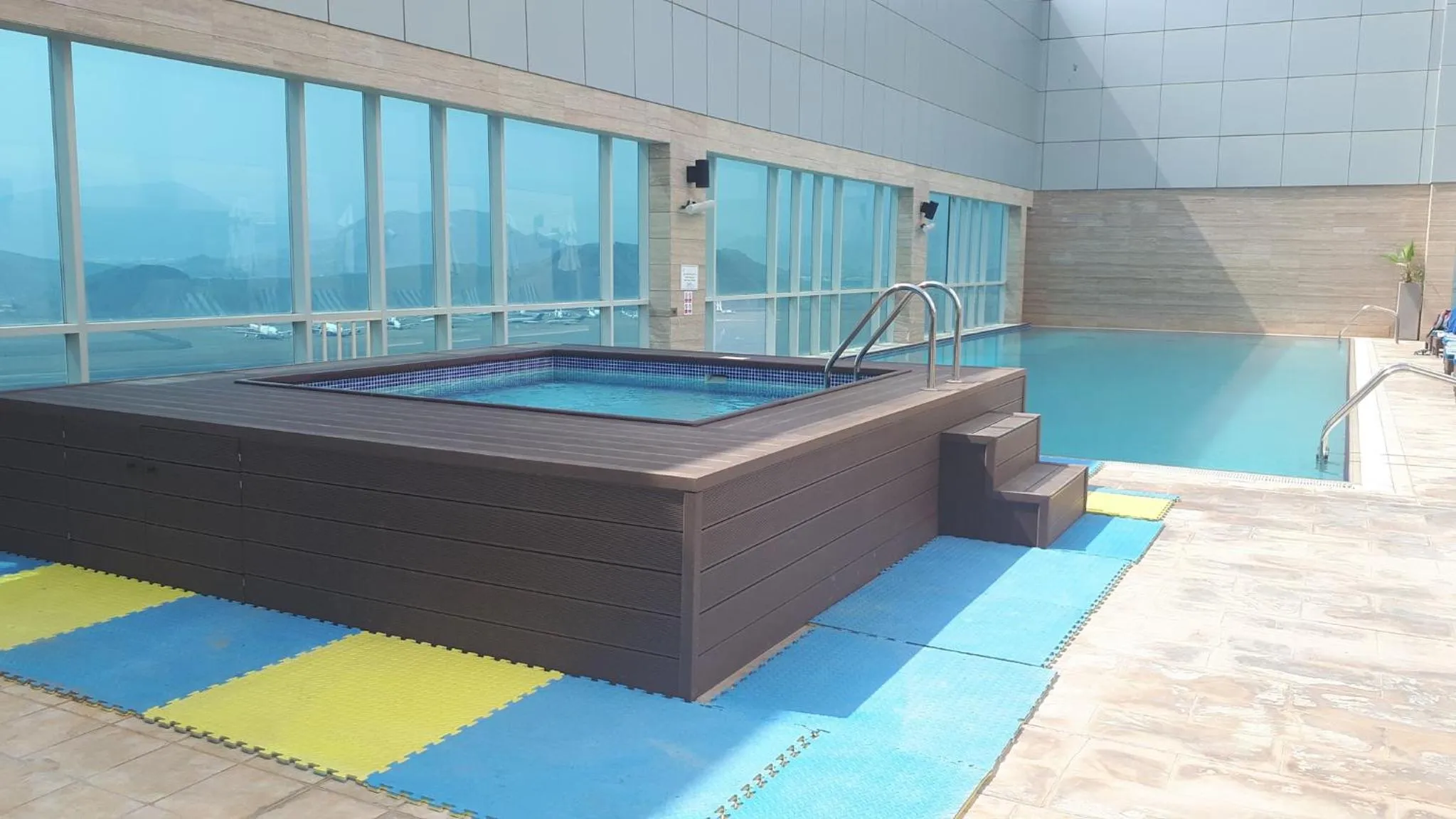 Swimming pool in Royal M Hotel Fujairah by Gewan