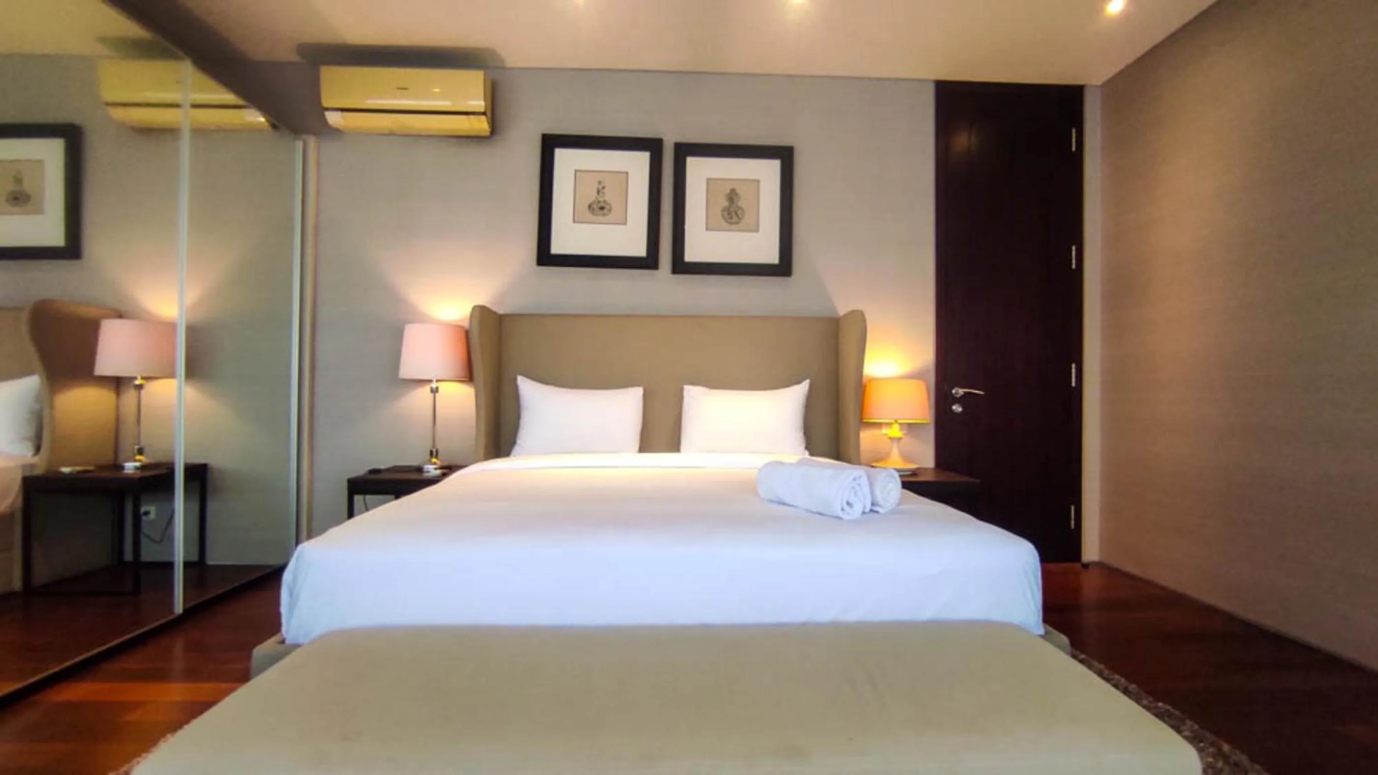 Bed in Apartment 3BR with River View in City Center at Sumatra36 Surabaya By Travelio