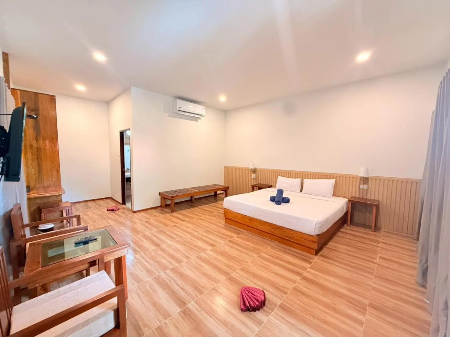 Photo of the whole room, Bed in Sea Beach at Lipe