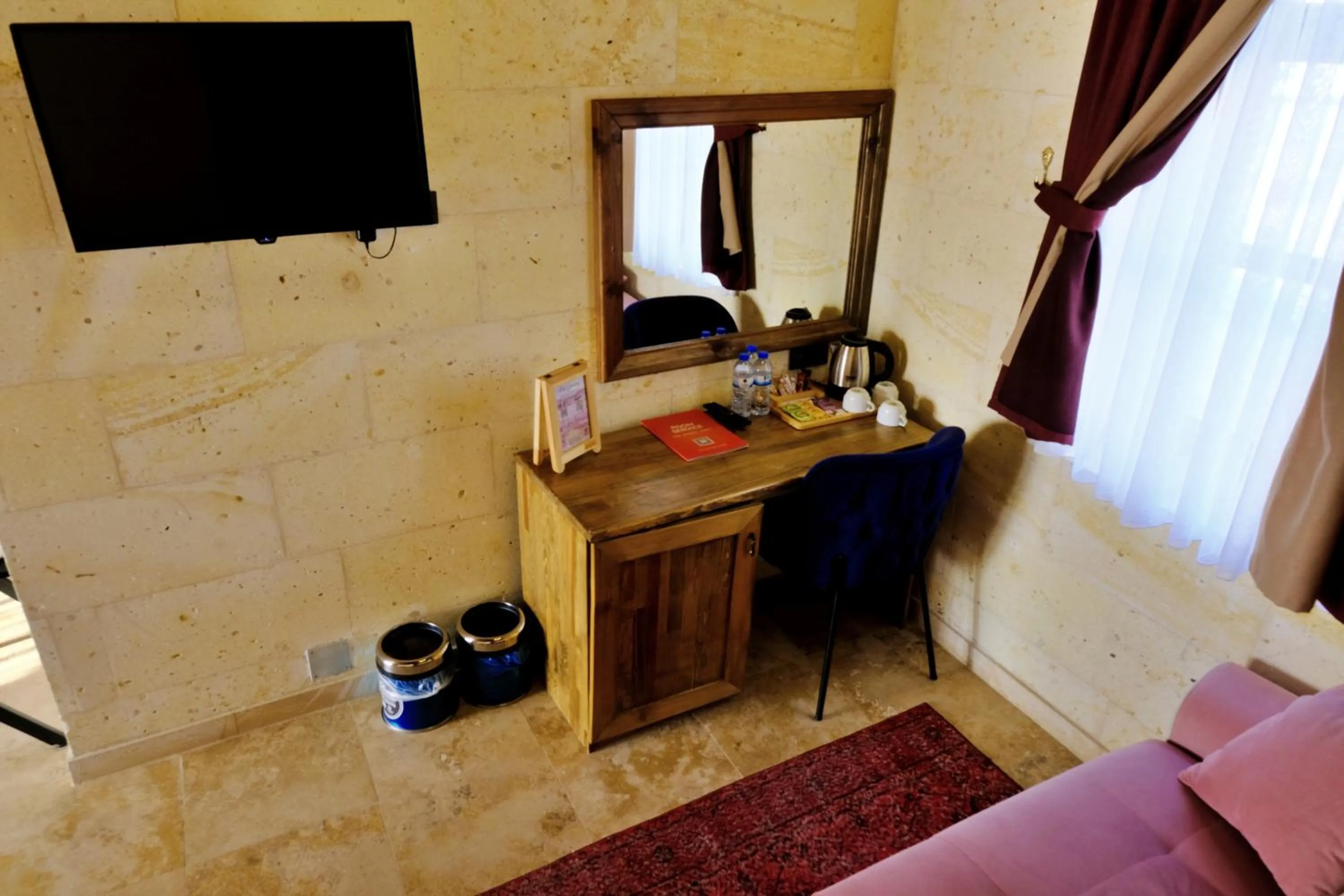 TV and multimedia, Bed in Unique Cappadocia Palace