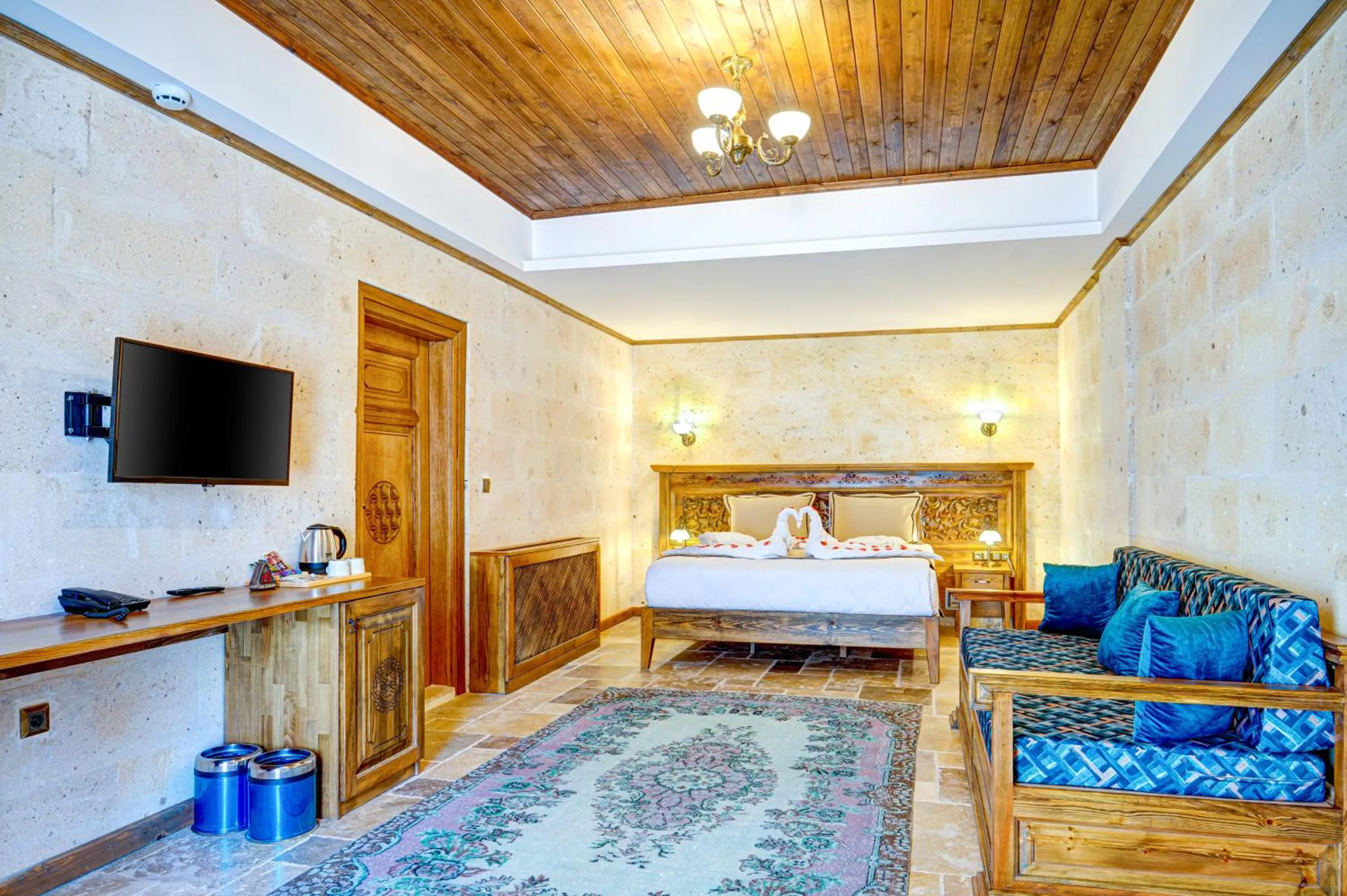 TV and multimedia, Bed in Unique Cappadocia Palace