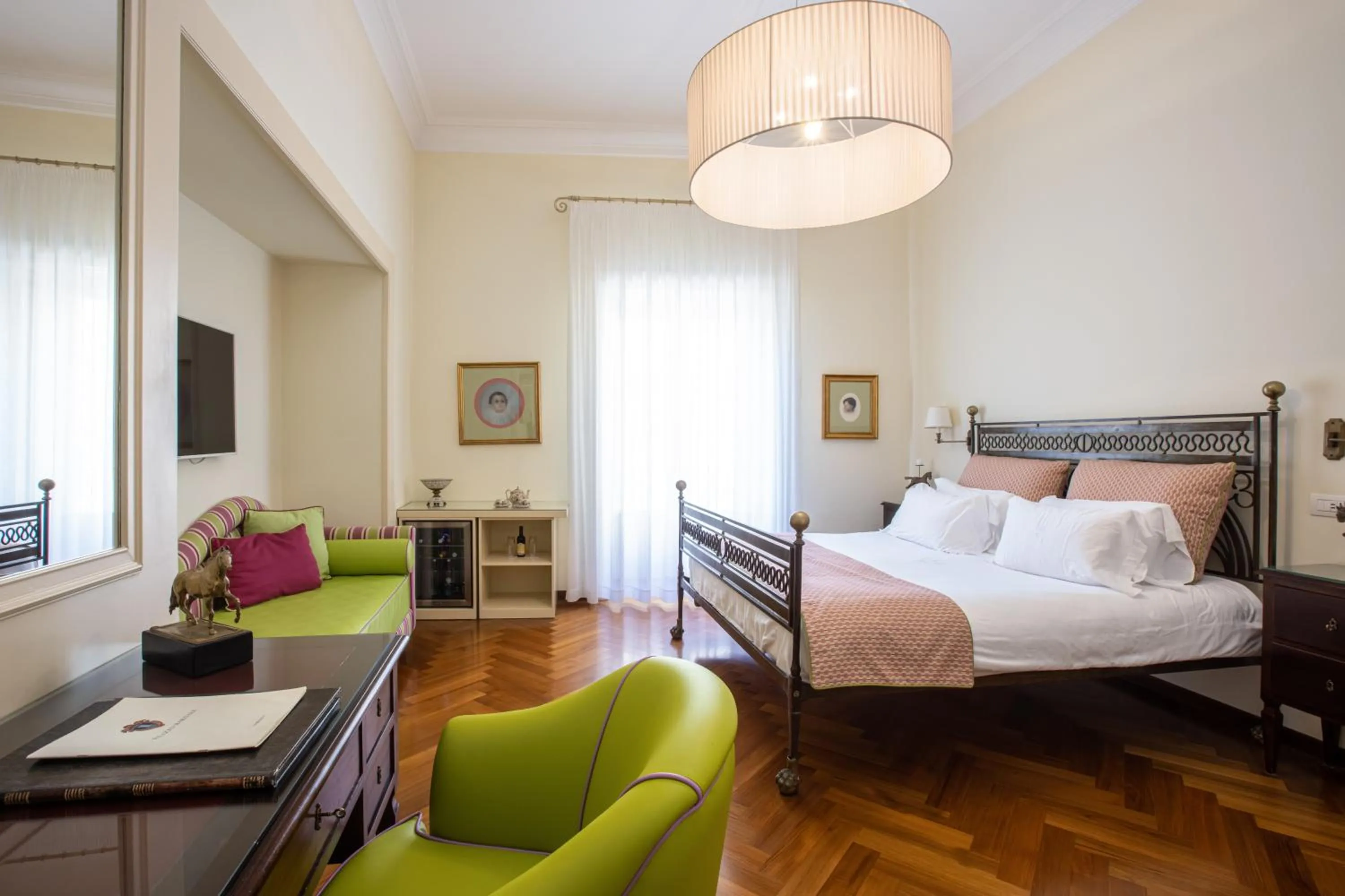 Photo of the whole room, Bed in Palazzo Marziale