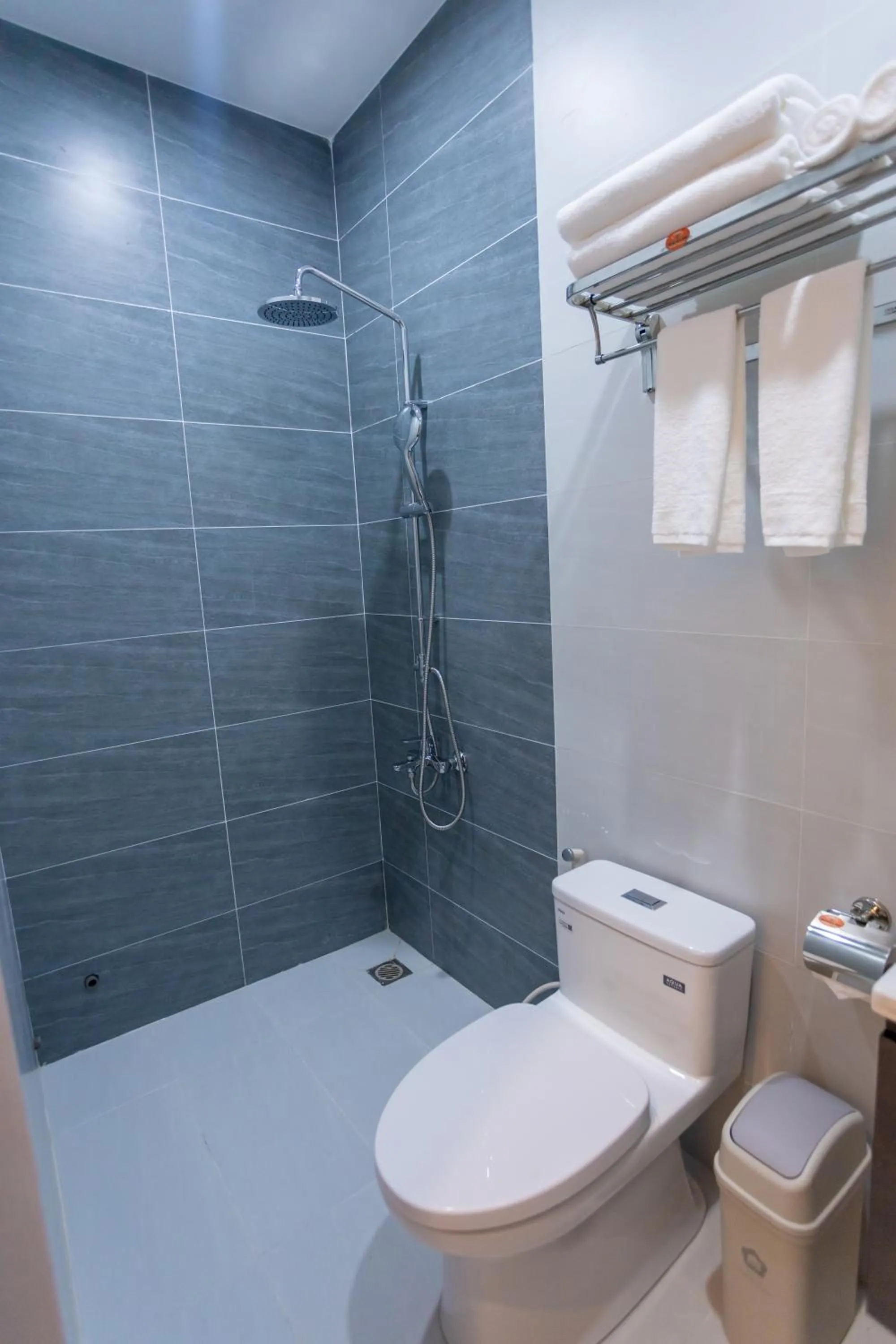 Shower in Sunshine Homestay Bạc Liêu