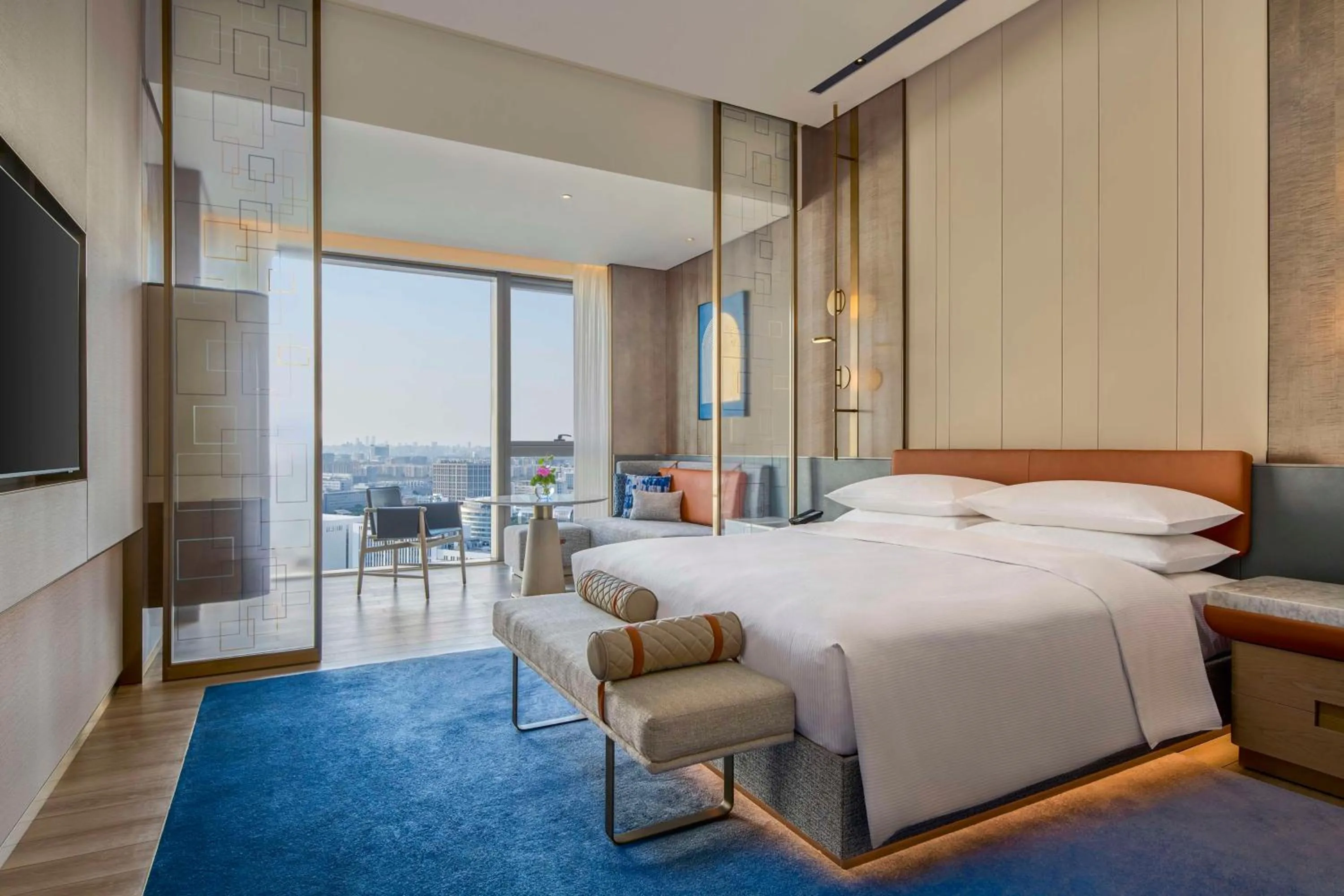 Photo of the whole room, Bed in Hilton Shanghai Zhangjiang Science City