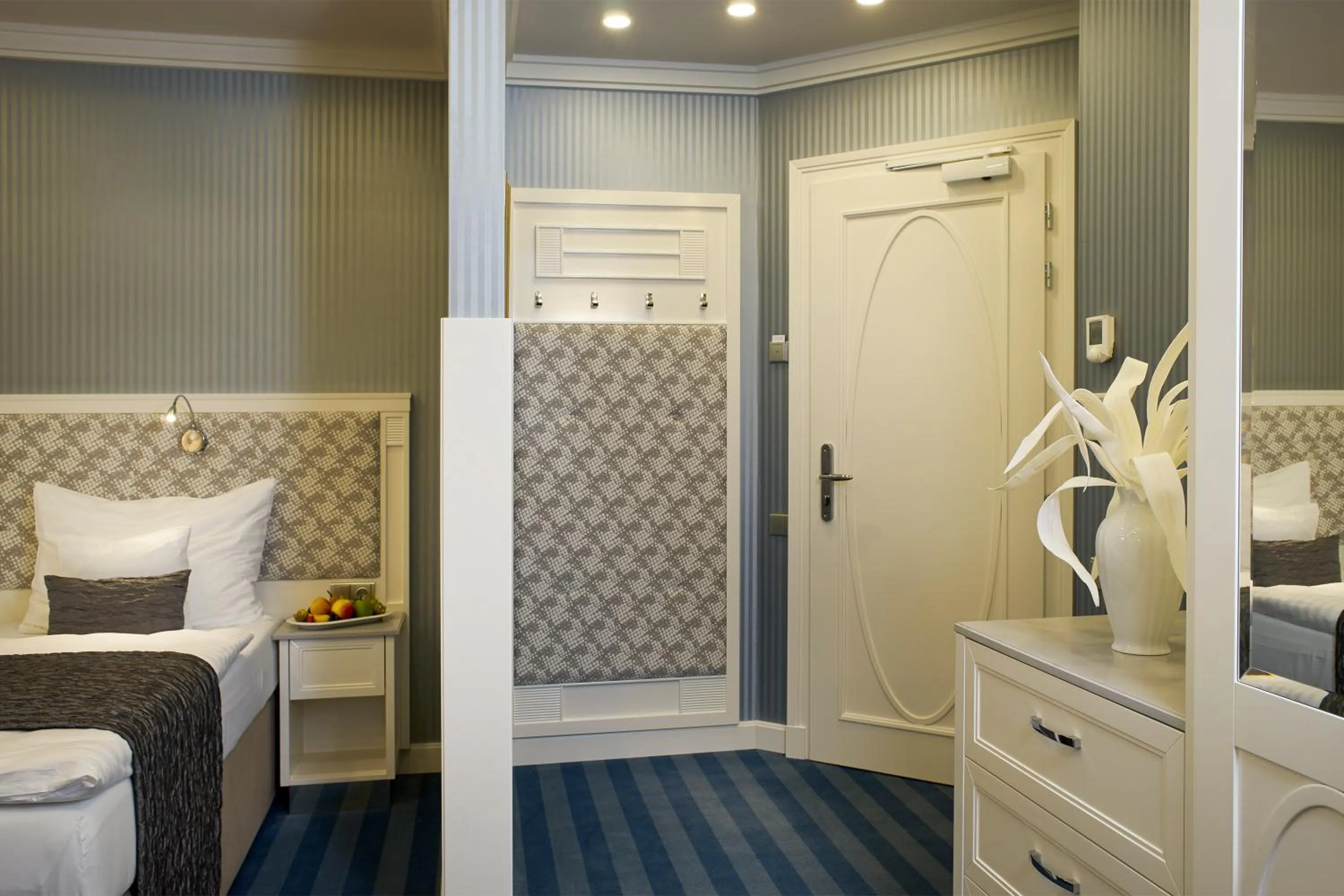 Photo of the whole room, Bed in EA Hotel Atlantic Palace