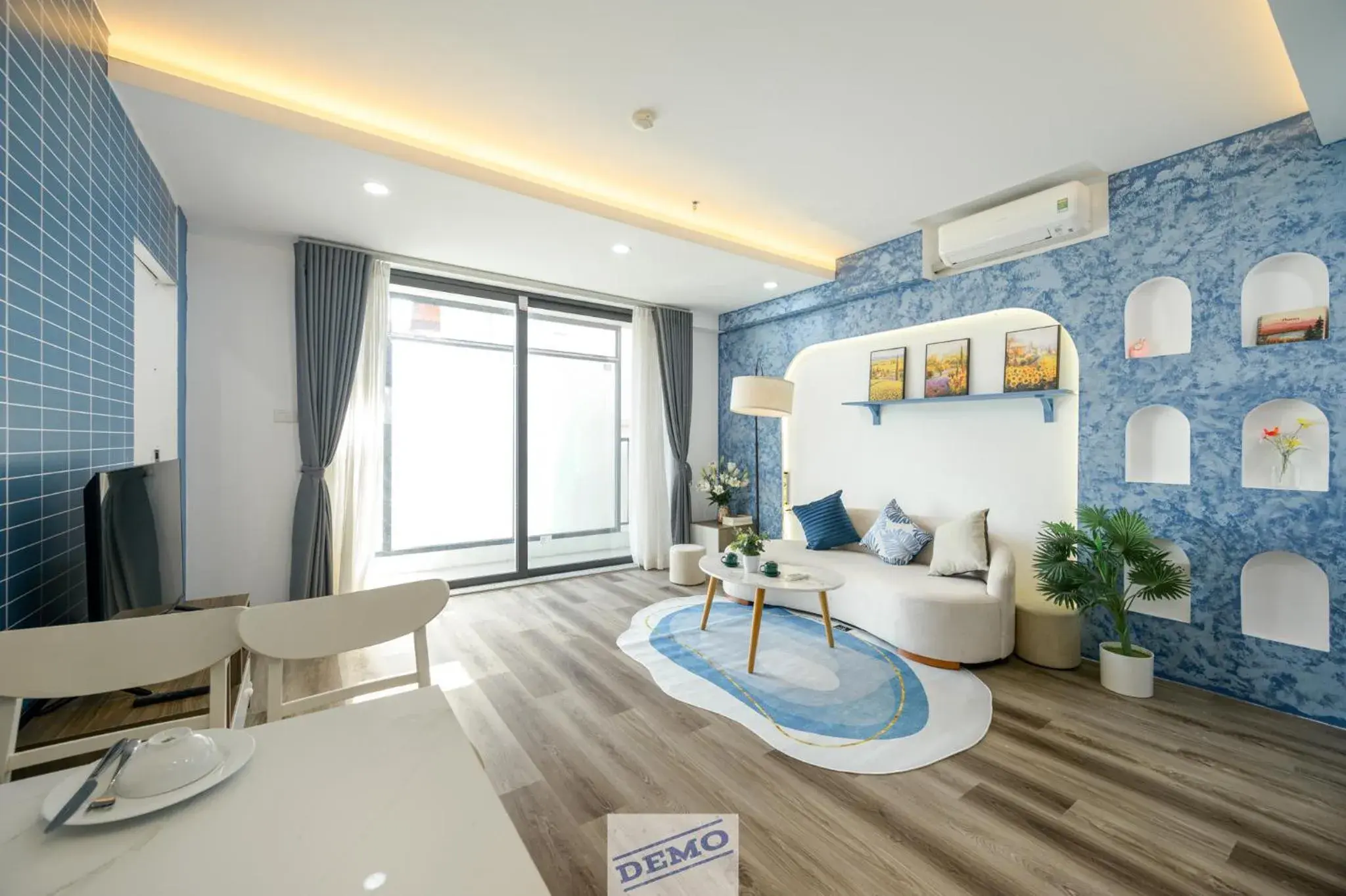 Two-Bedroom Apartment with Balcony in Luxe Paradise Residence 76 To Ngoc Van Two-Bedroom Apartment with Balcony in Luxe Paradise Residence 76 To Ngoc Van