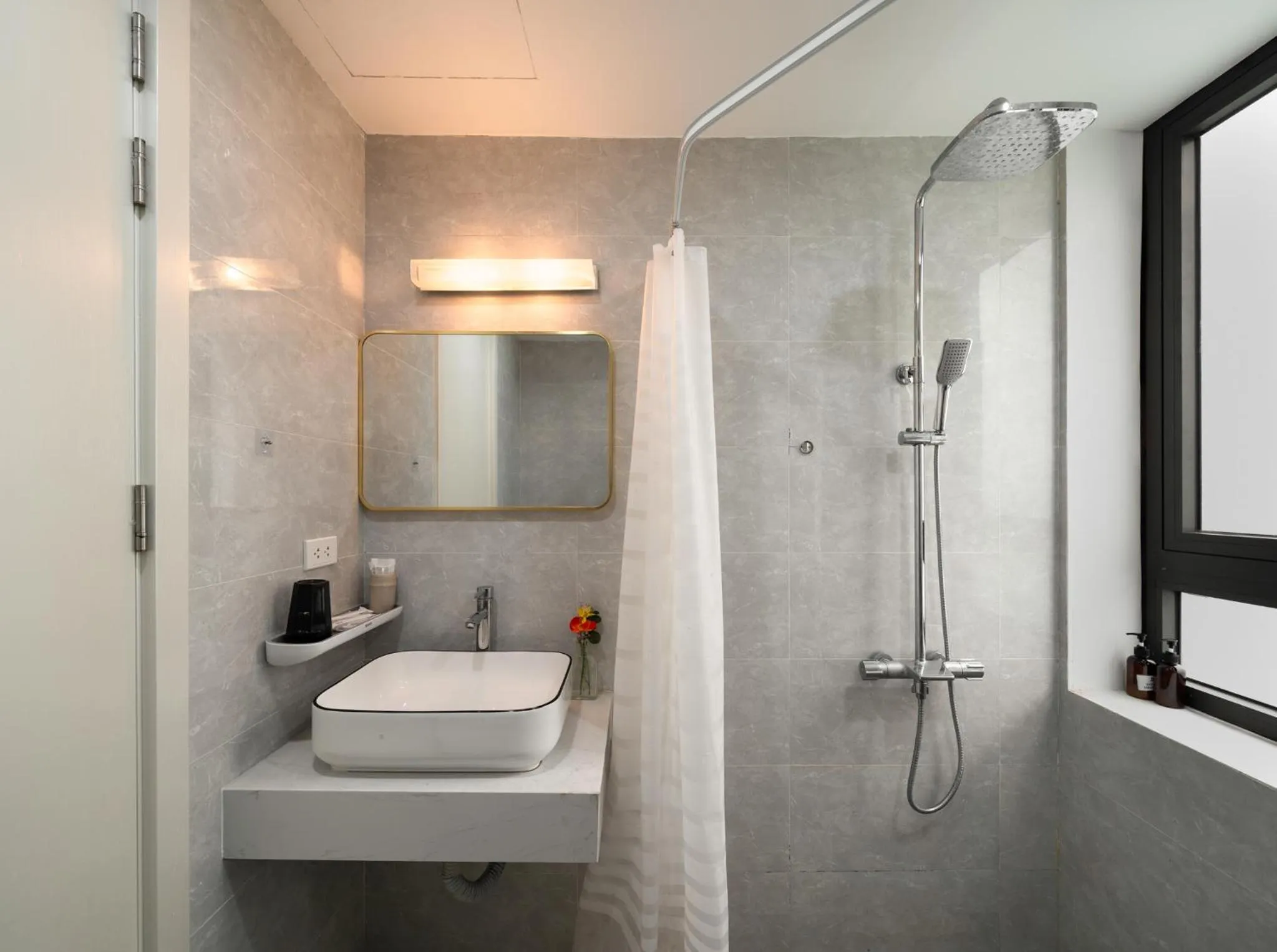 Shower in Luxe Paradise Residence 76 To Ngoc Van