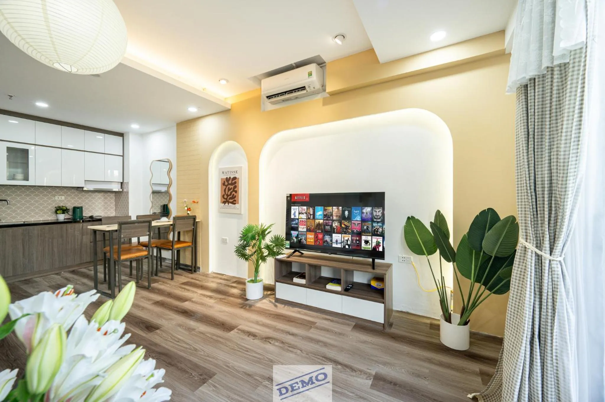 TV and multimedia in Luxe Paradise Residence 76 To Ngoc Van