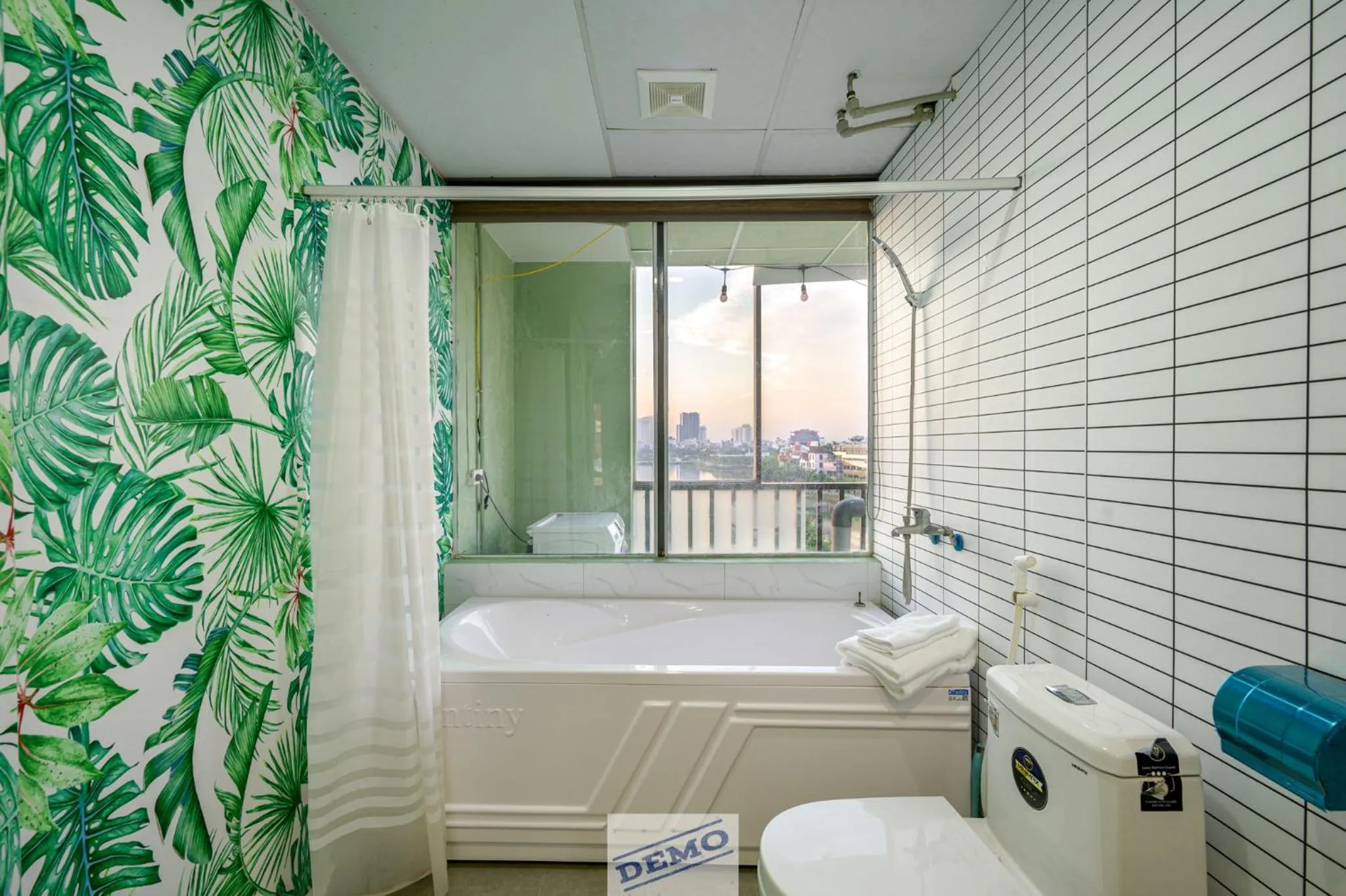 Bath in Luxe Paradise Residence 76 To Ngoc Van