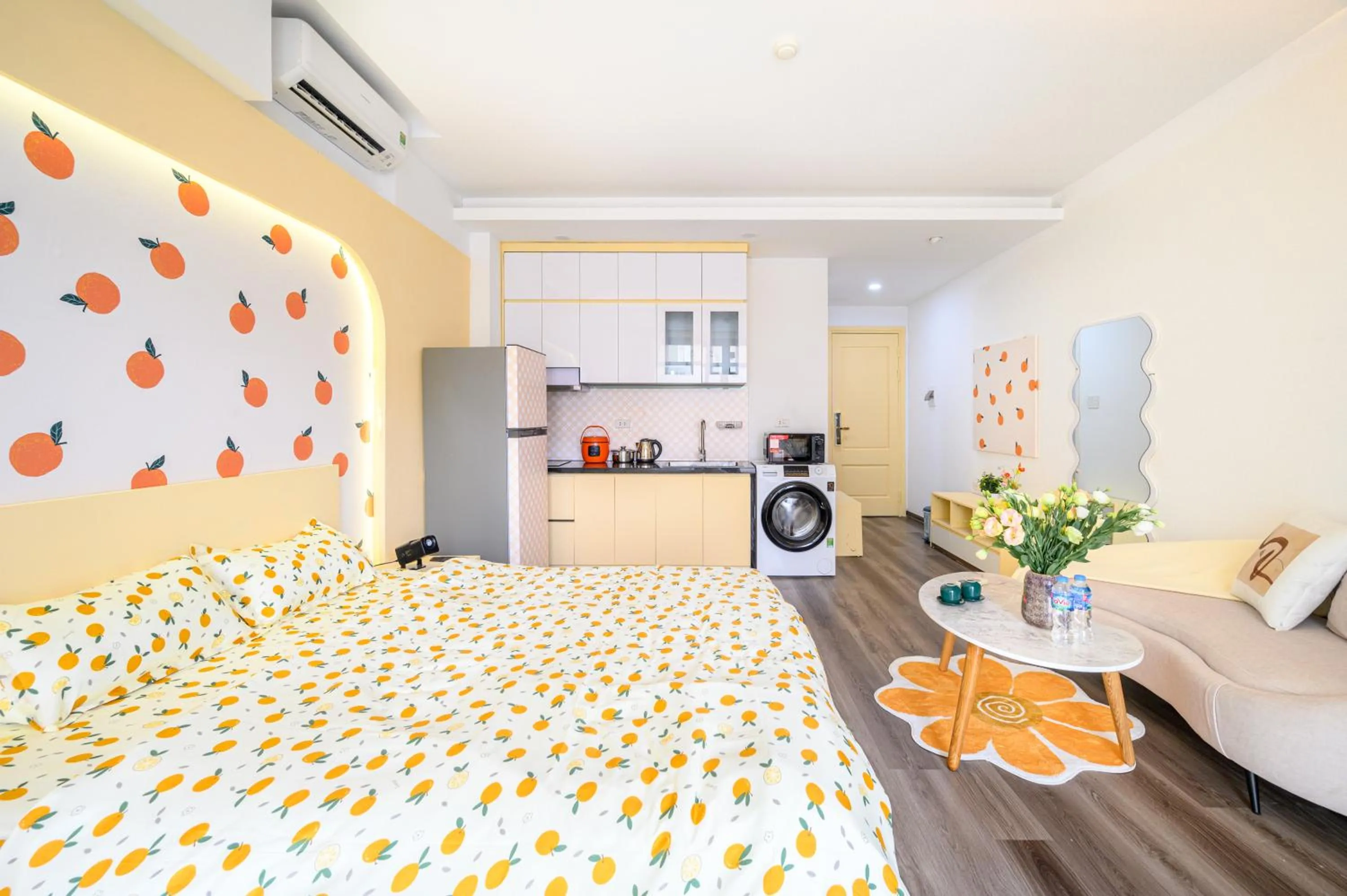 Kitchen or kitchenette, Bed in Luxe Paradise Residence 76 To Ngoc Van