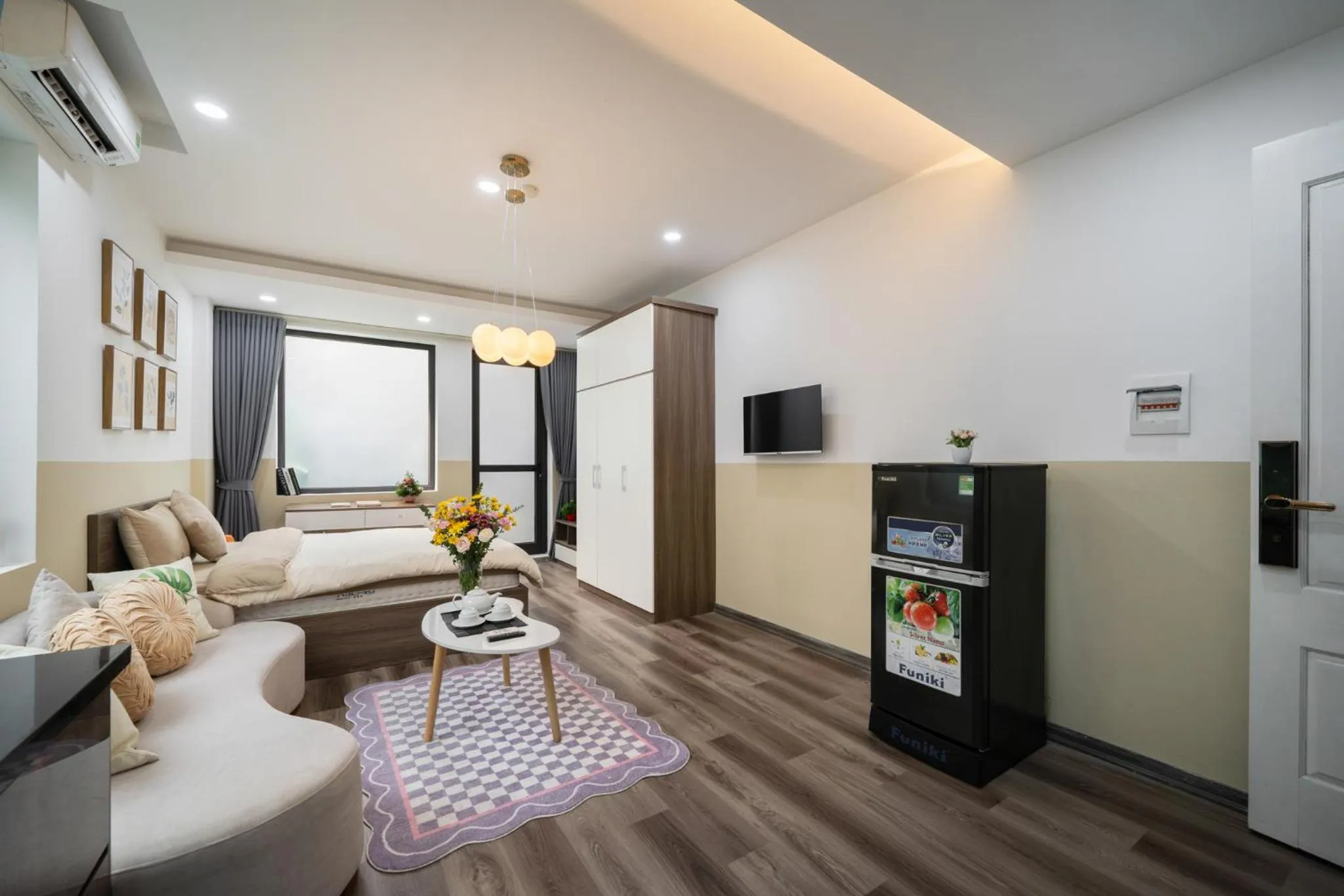 Photo of the whole room in Luxe Paradise Residence 76 To Ngoc Van