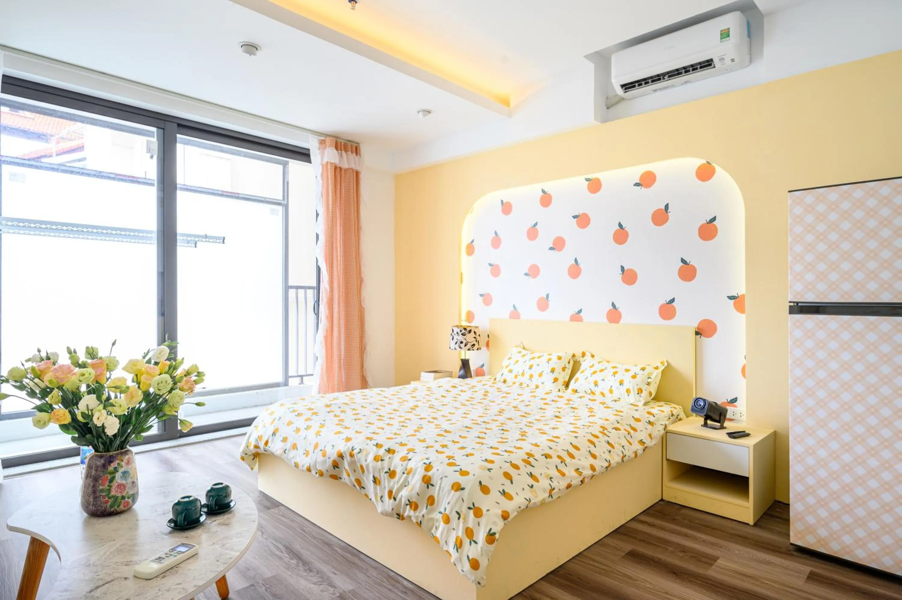 Photo of the whole room, Bed in Luxe Paradise Residence 76 To Ngoc Van