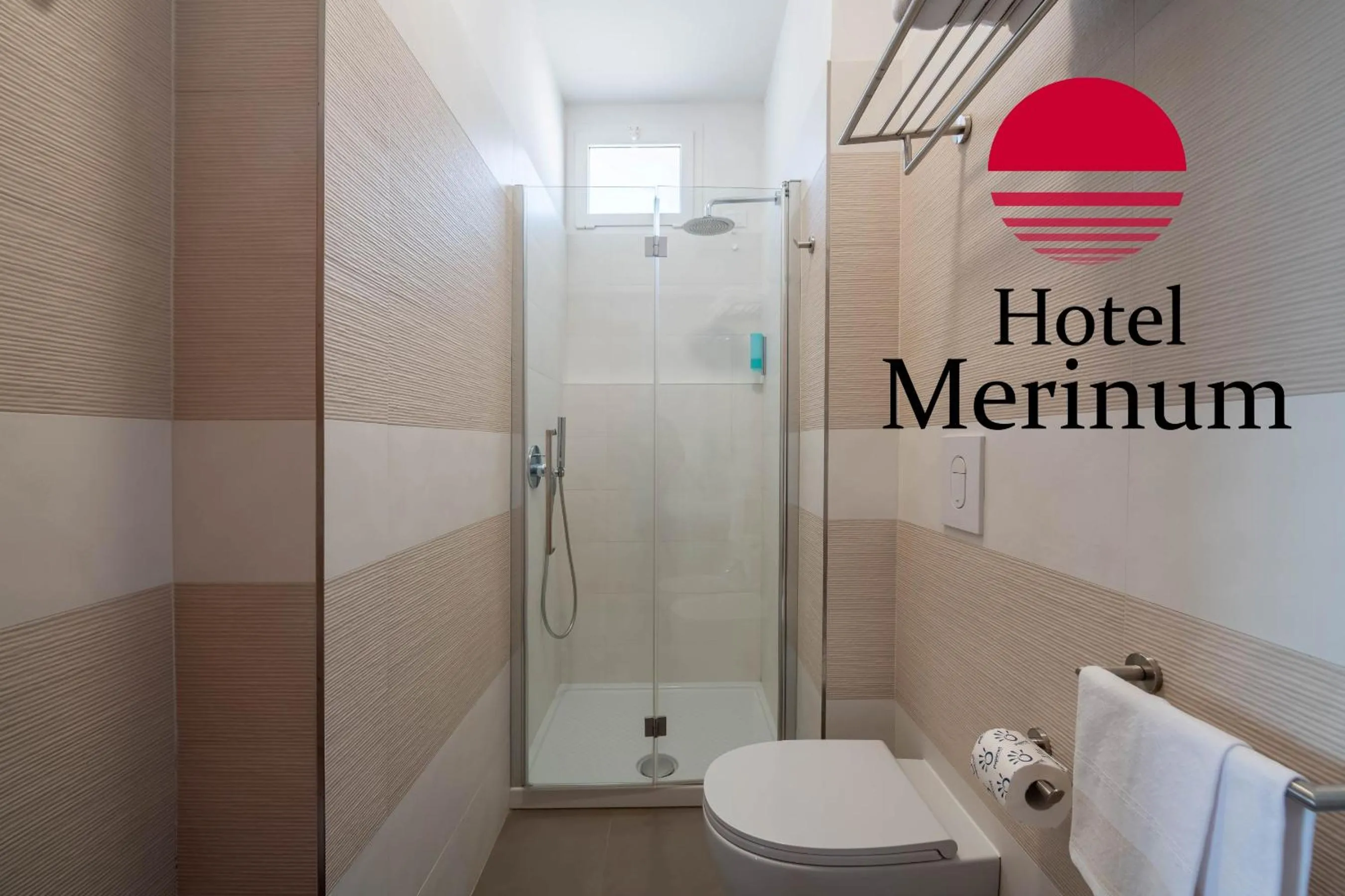 Shower in Hotel Merinum