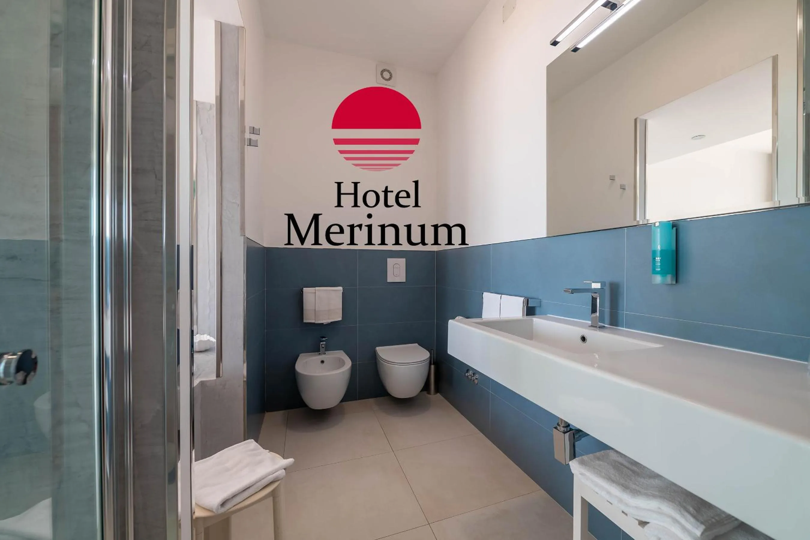 Shower in Hotel Merinum