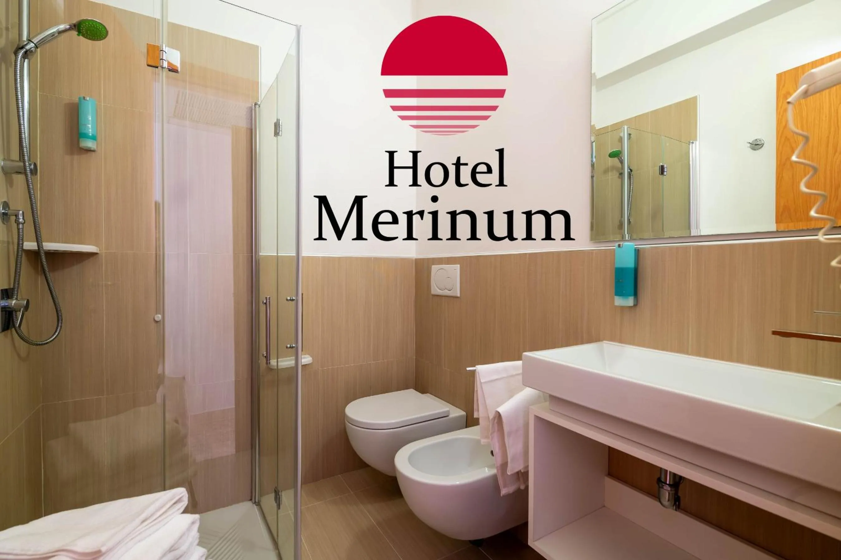Shower in Hotel Merinum