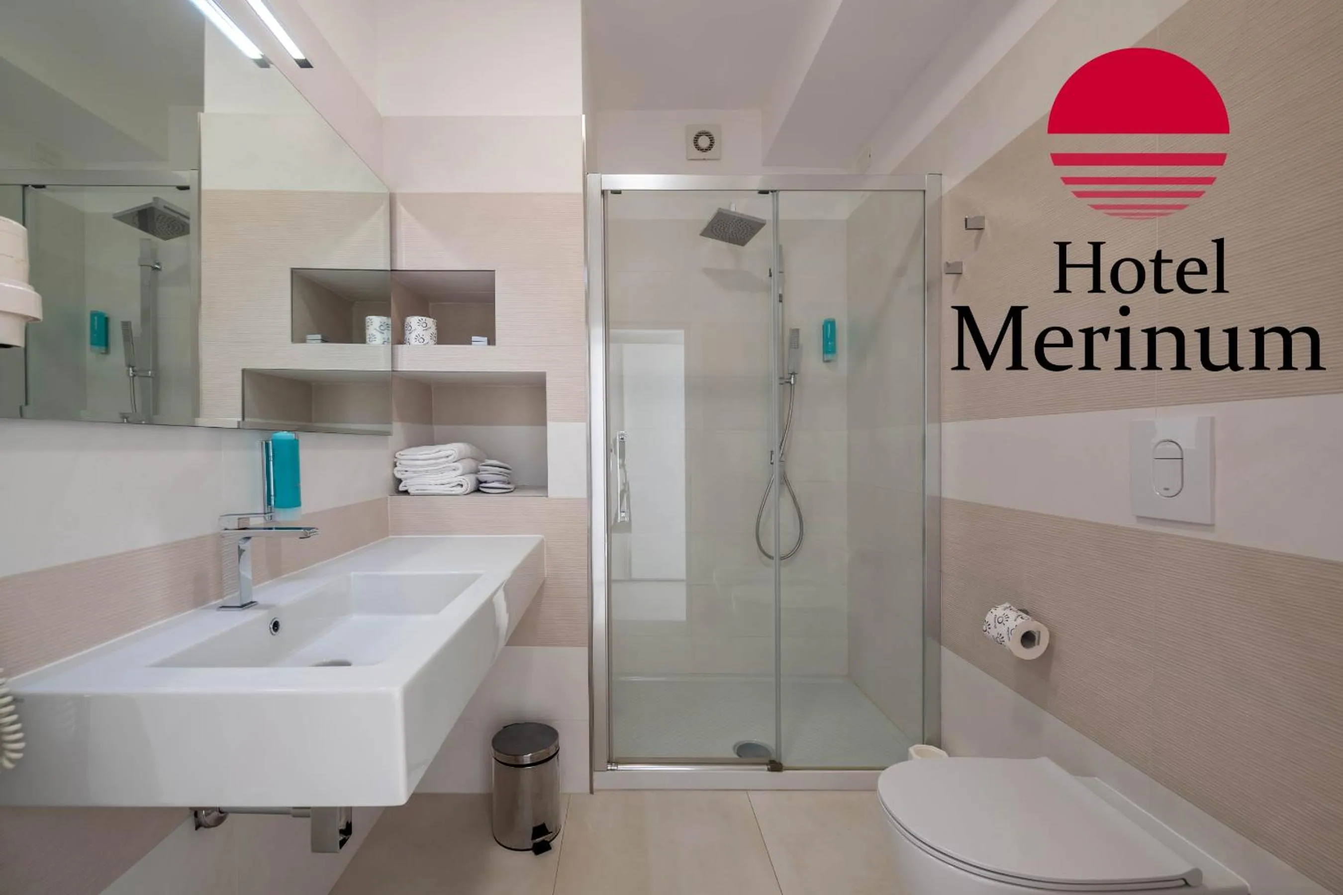 Shower in Hotel Merinum