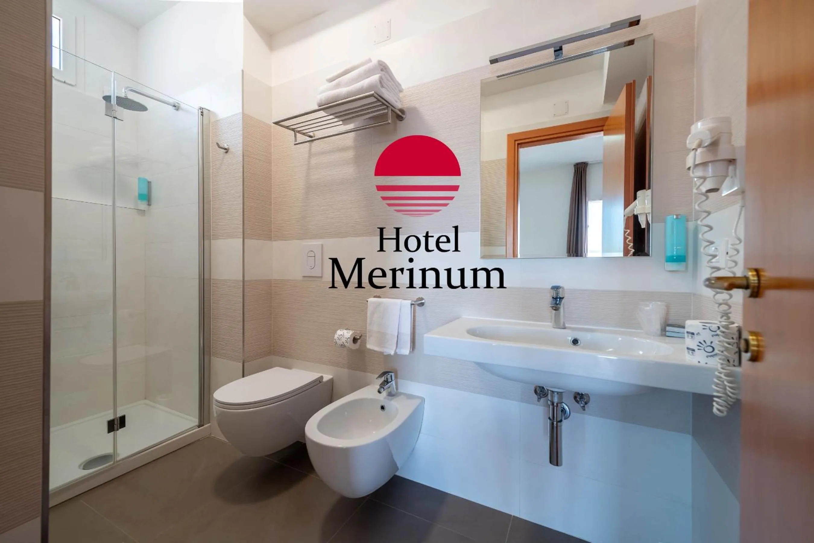 Shower in Hotel Merinum