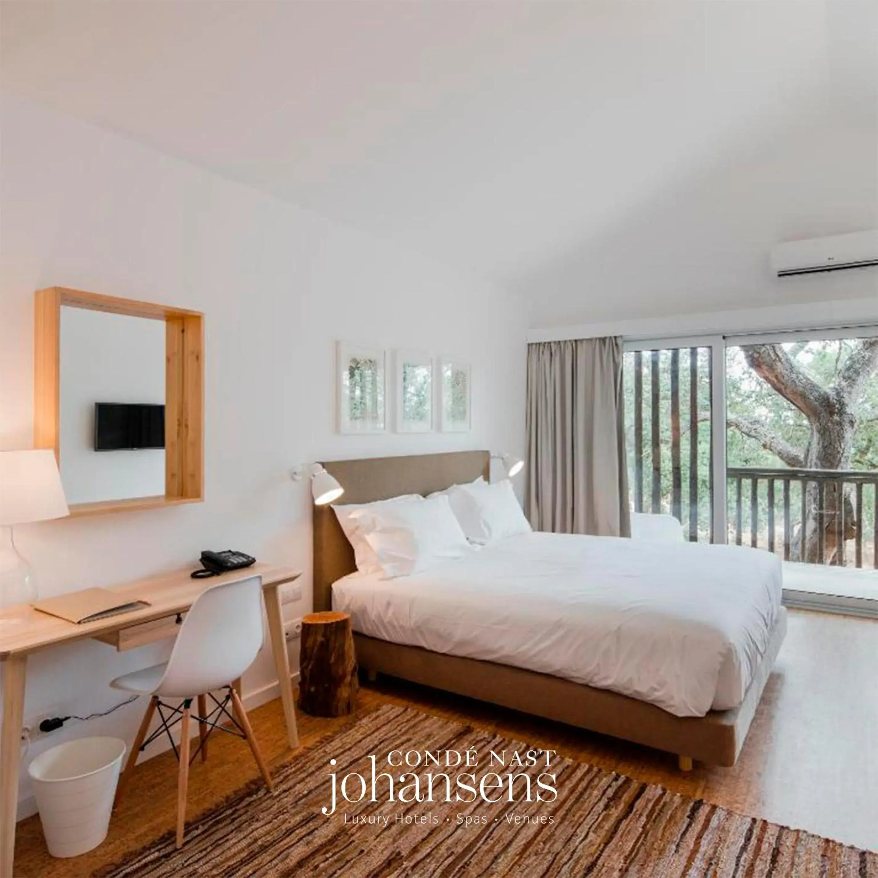 Bedroom, Bed in Sobreiras Alentejo Country Hotel - by Unlock Hotels Bedroom, Bed in Sobreiras Alentejo Country Hotel - by Unlock Hotels