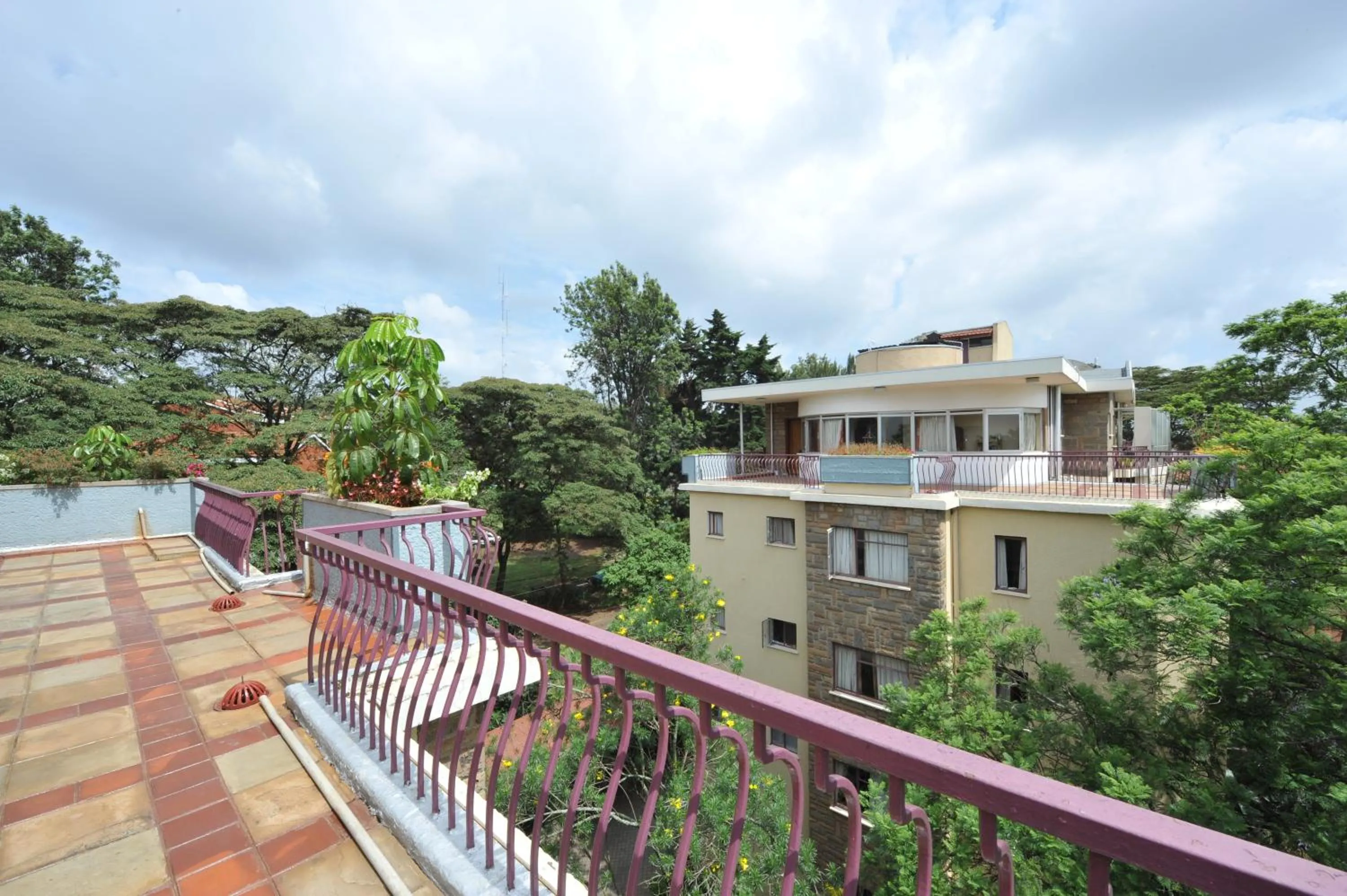 Bird's eye view in Mimosa Court Apartments