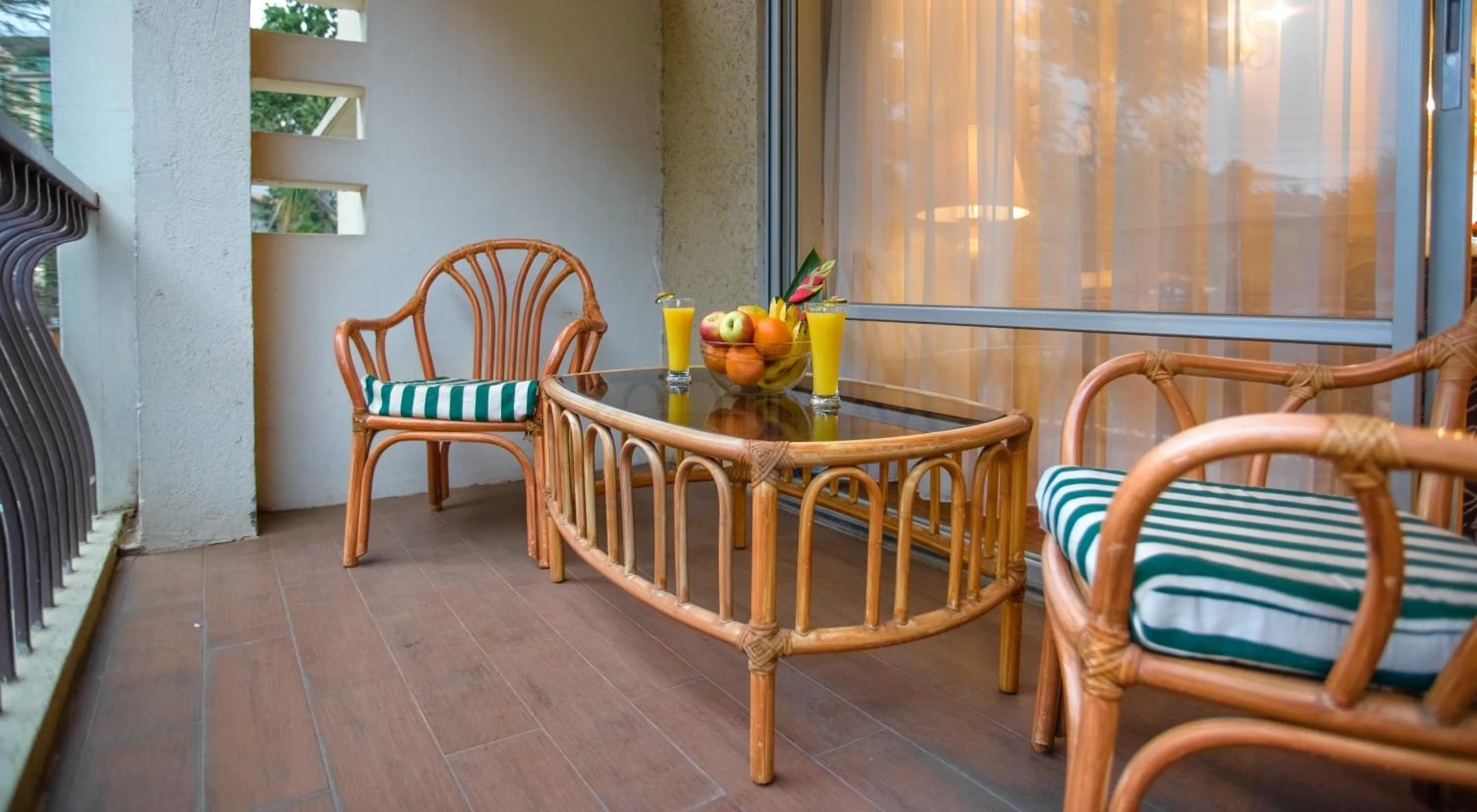 Balcony/Terrace in Mimosa Court Apartments