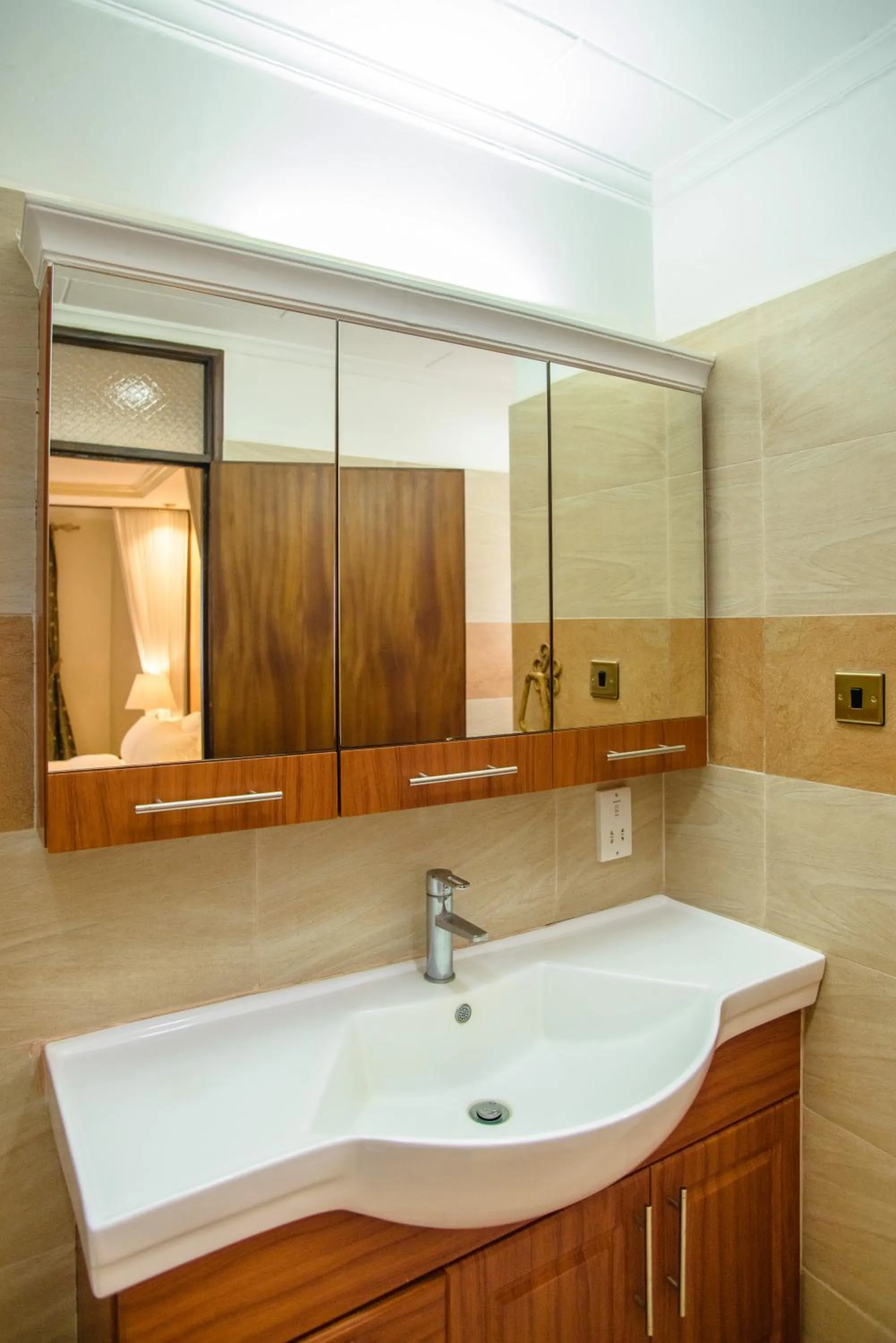 Bathroom in Mimosa Court Apartments