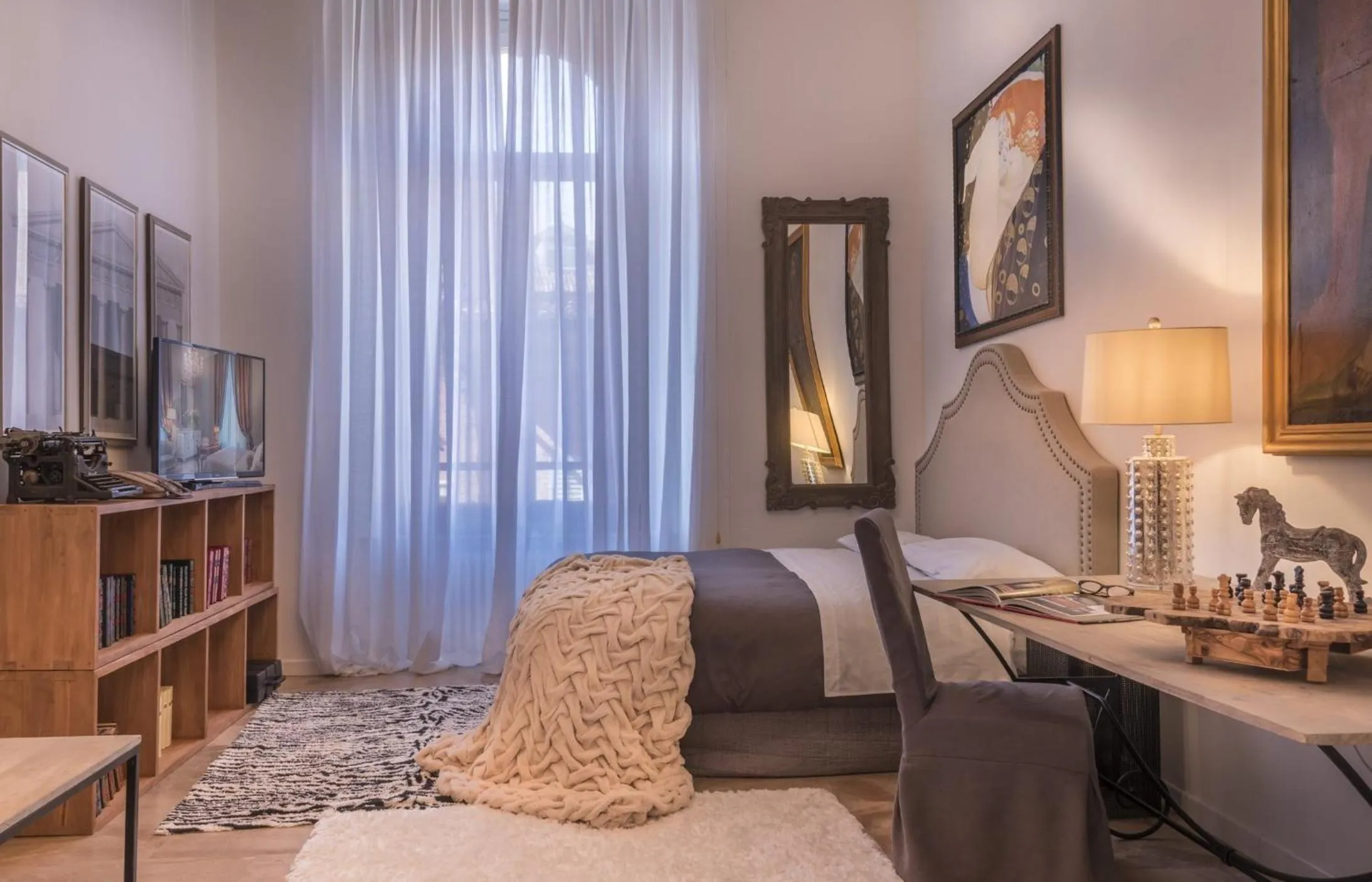 Bed in Arnaboldi Palace