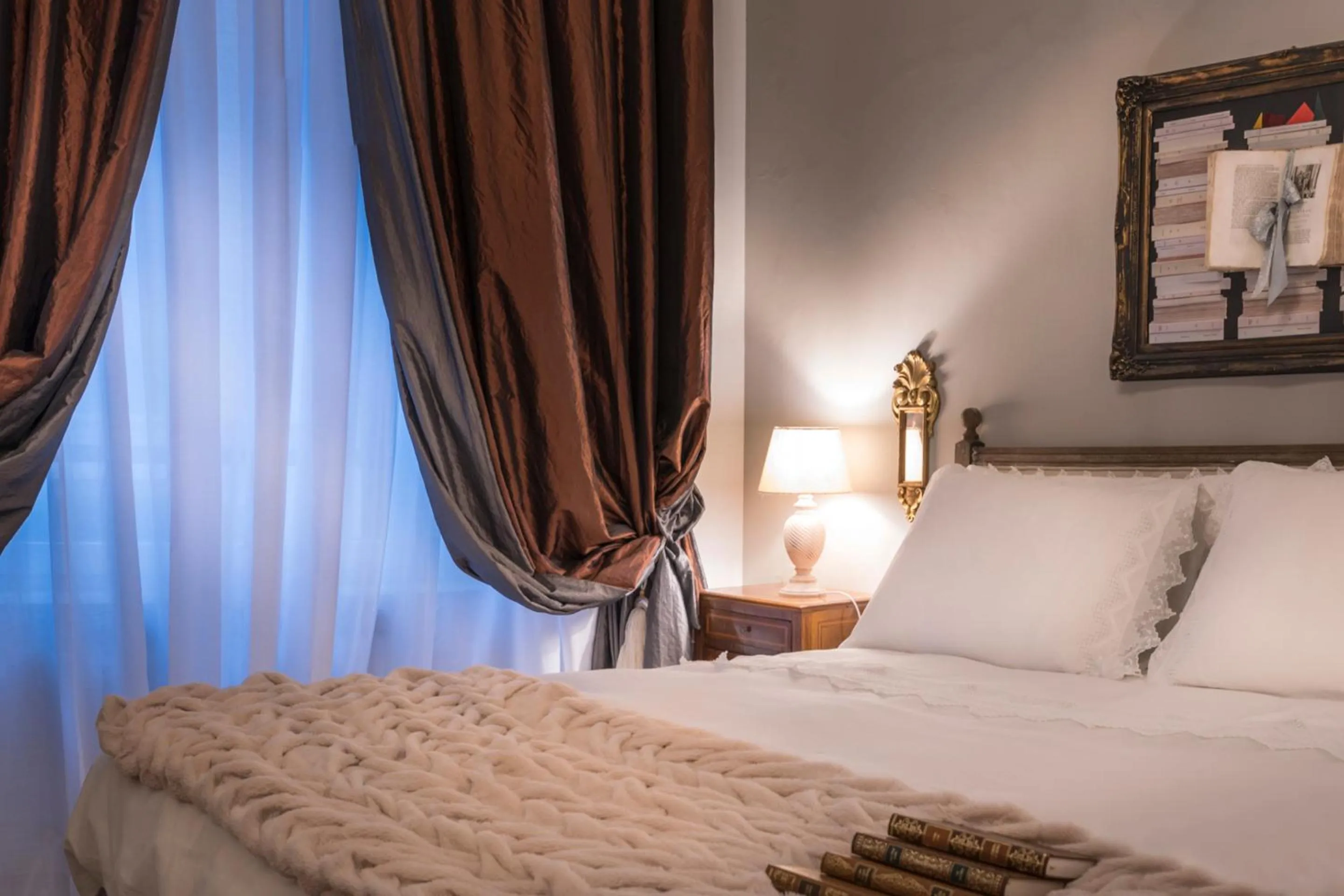 Bed in Arnaboldi Palace