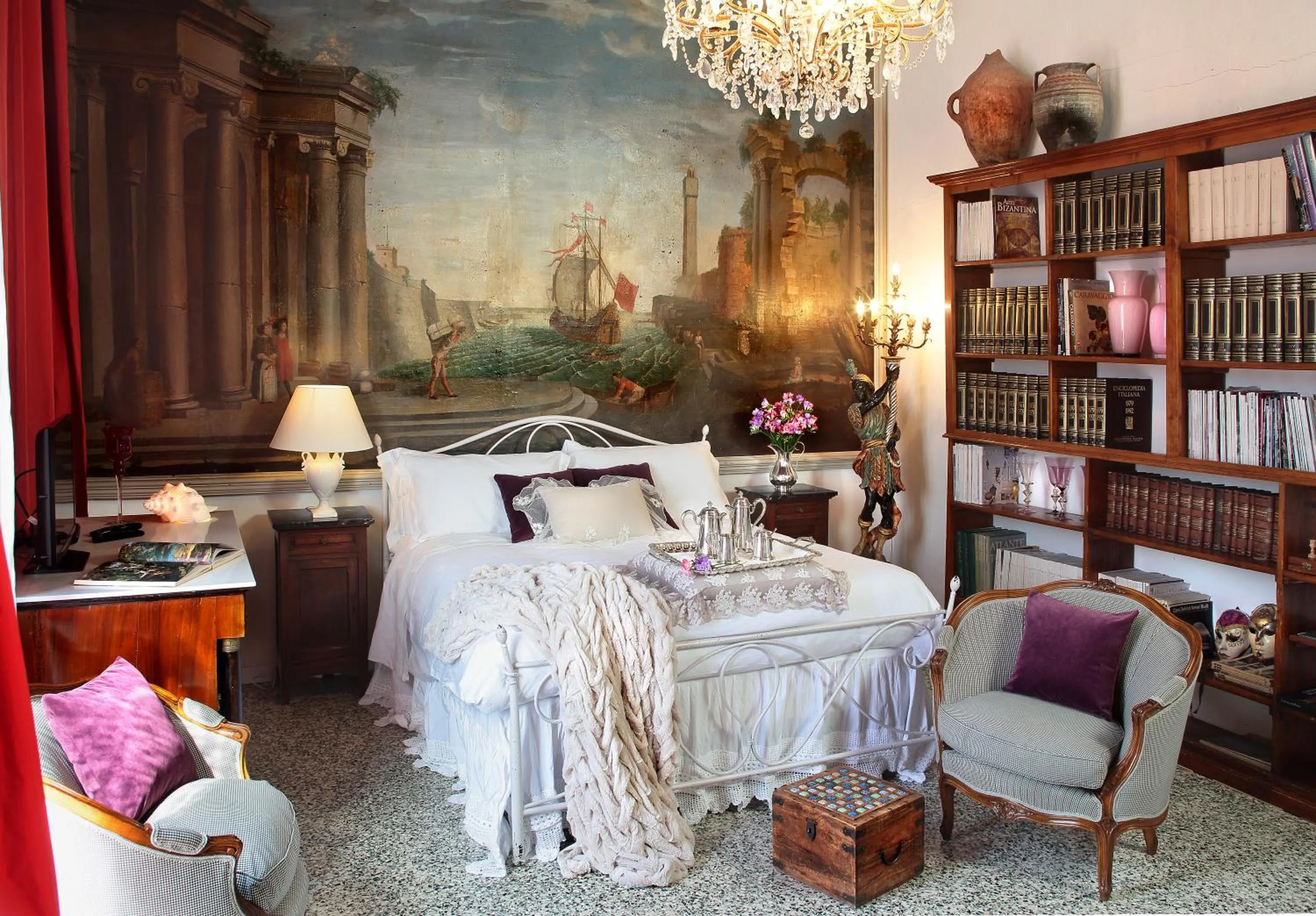 Bed in Arnaboldi Palace