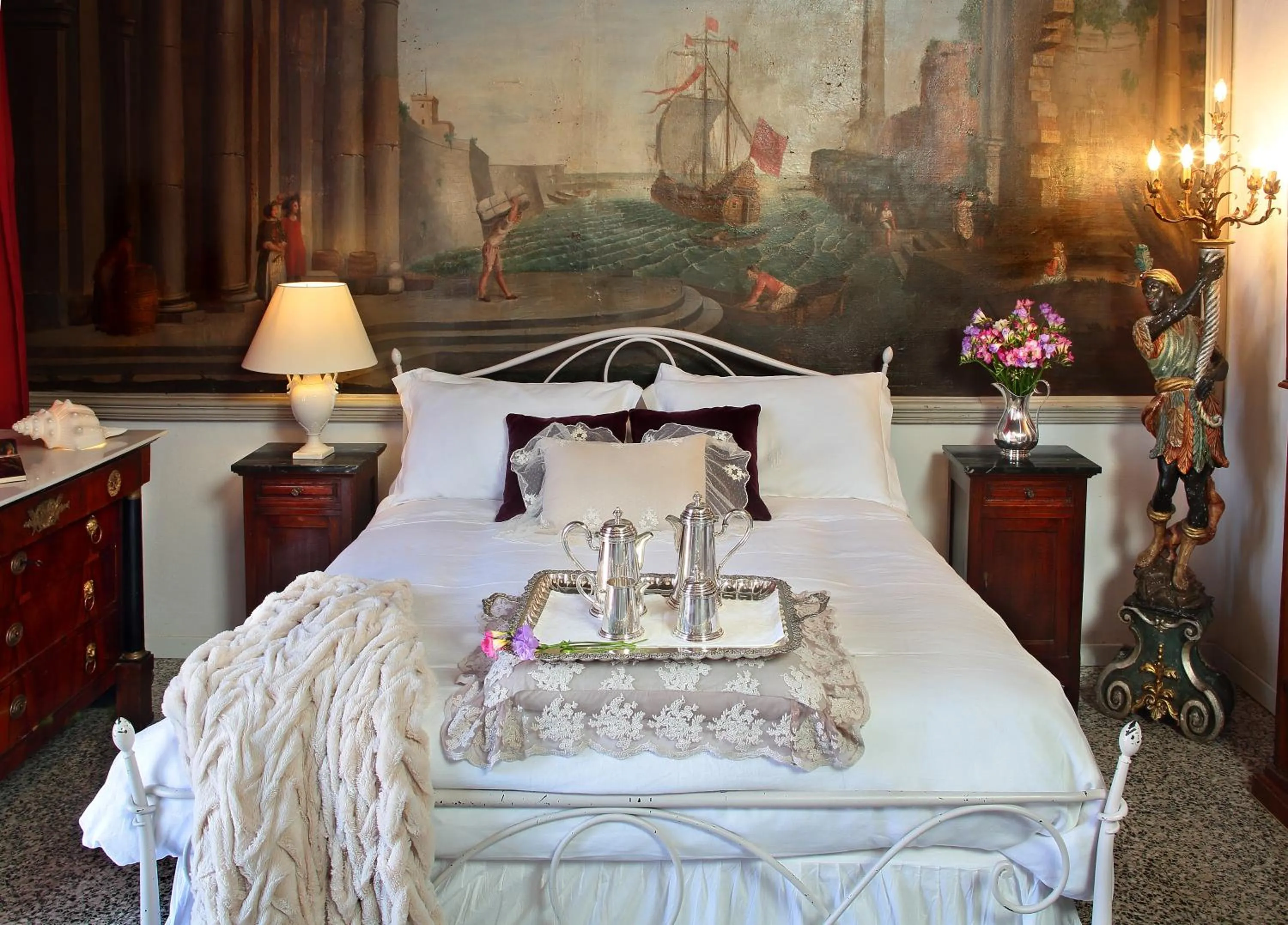 Bedroom, Bed in Arnaboldi Palace