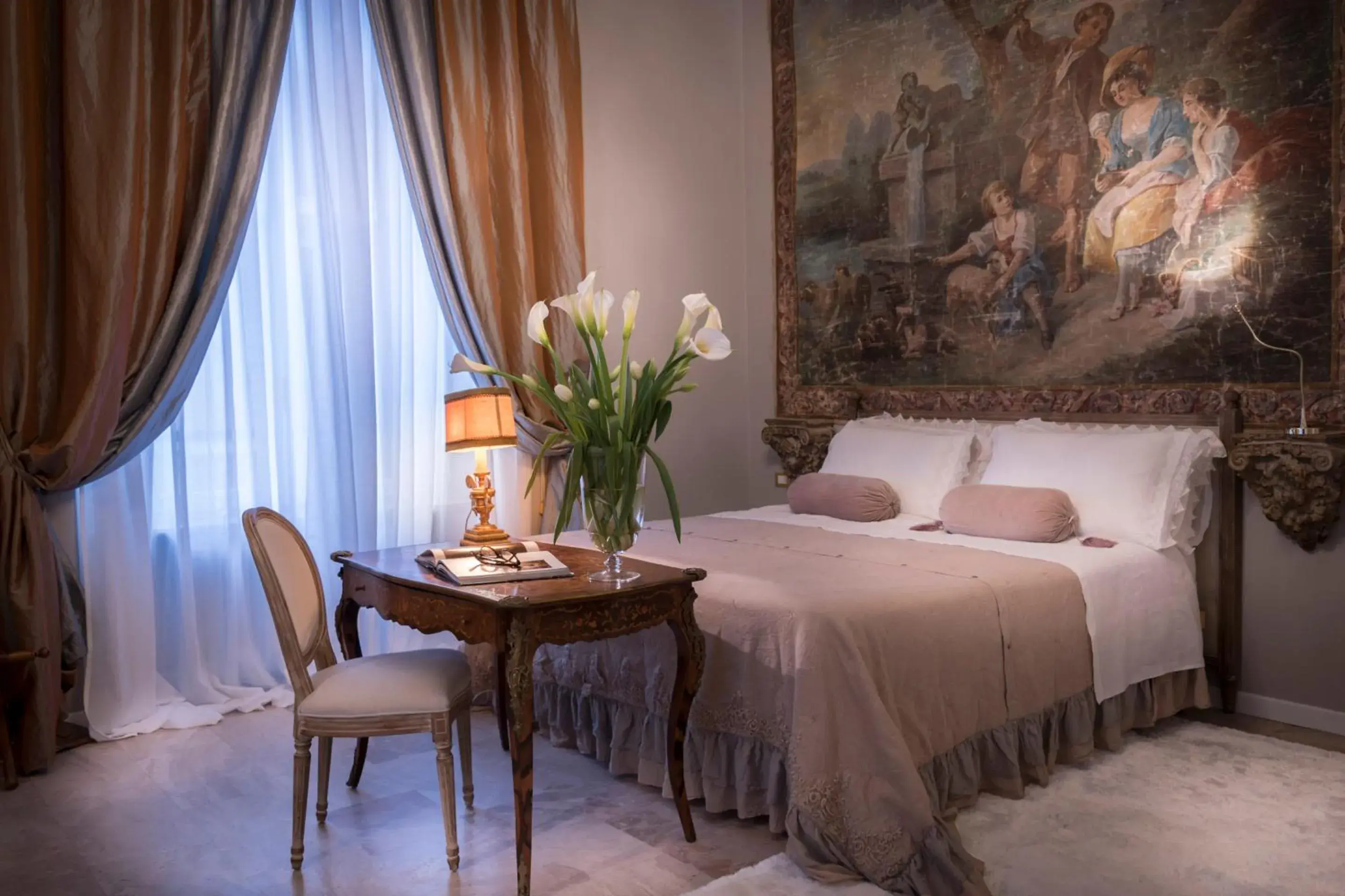 Deluxe Double Room in Arnaboldi Palace Deluxe Double Room in Arnaboldi Palace