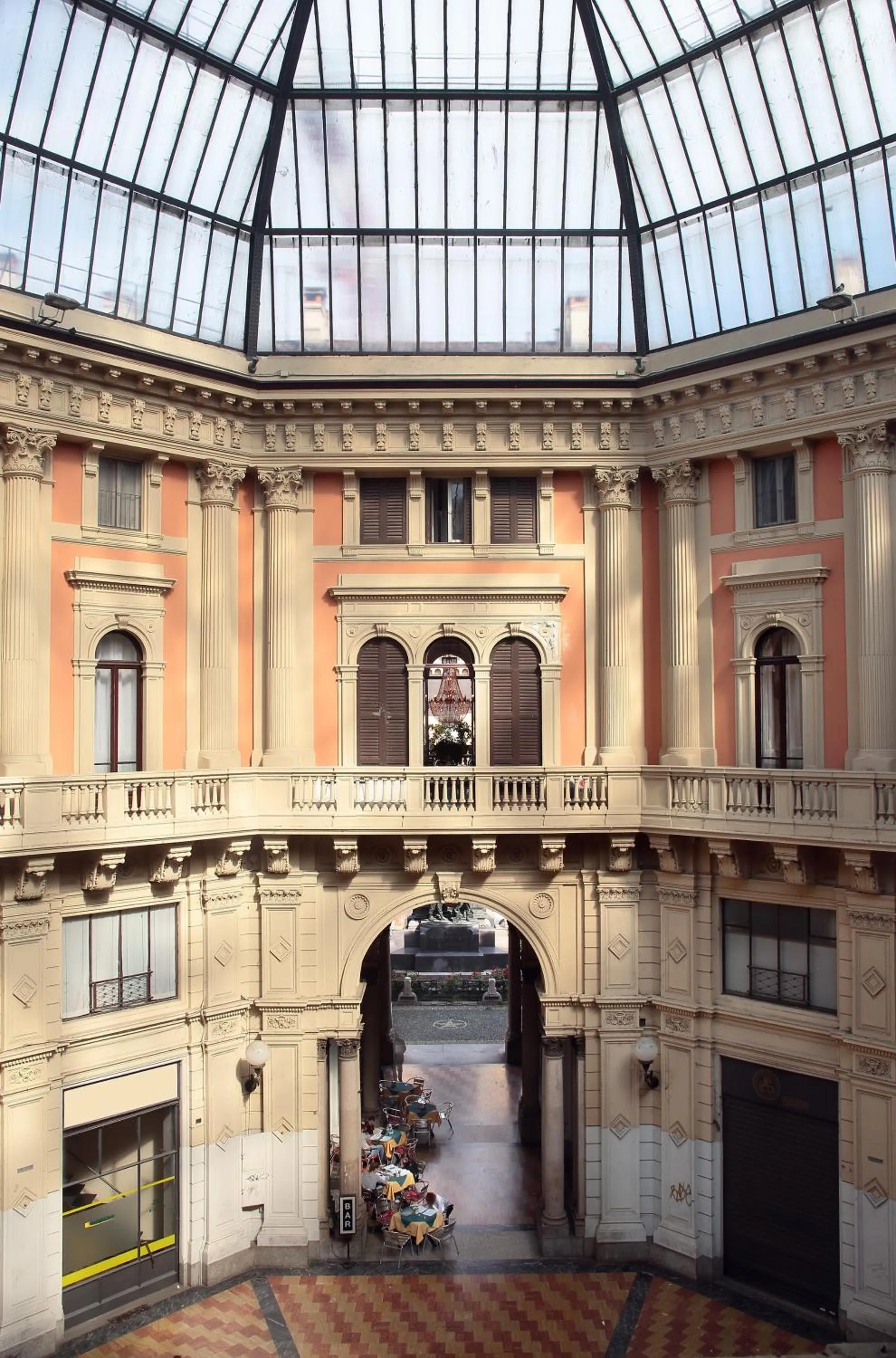 Property building in Arnaboldi Palace