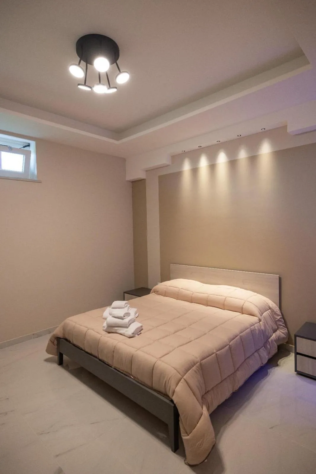 Bedroom, Bed in Luxury Rooms